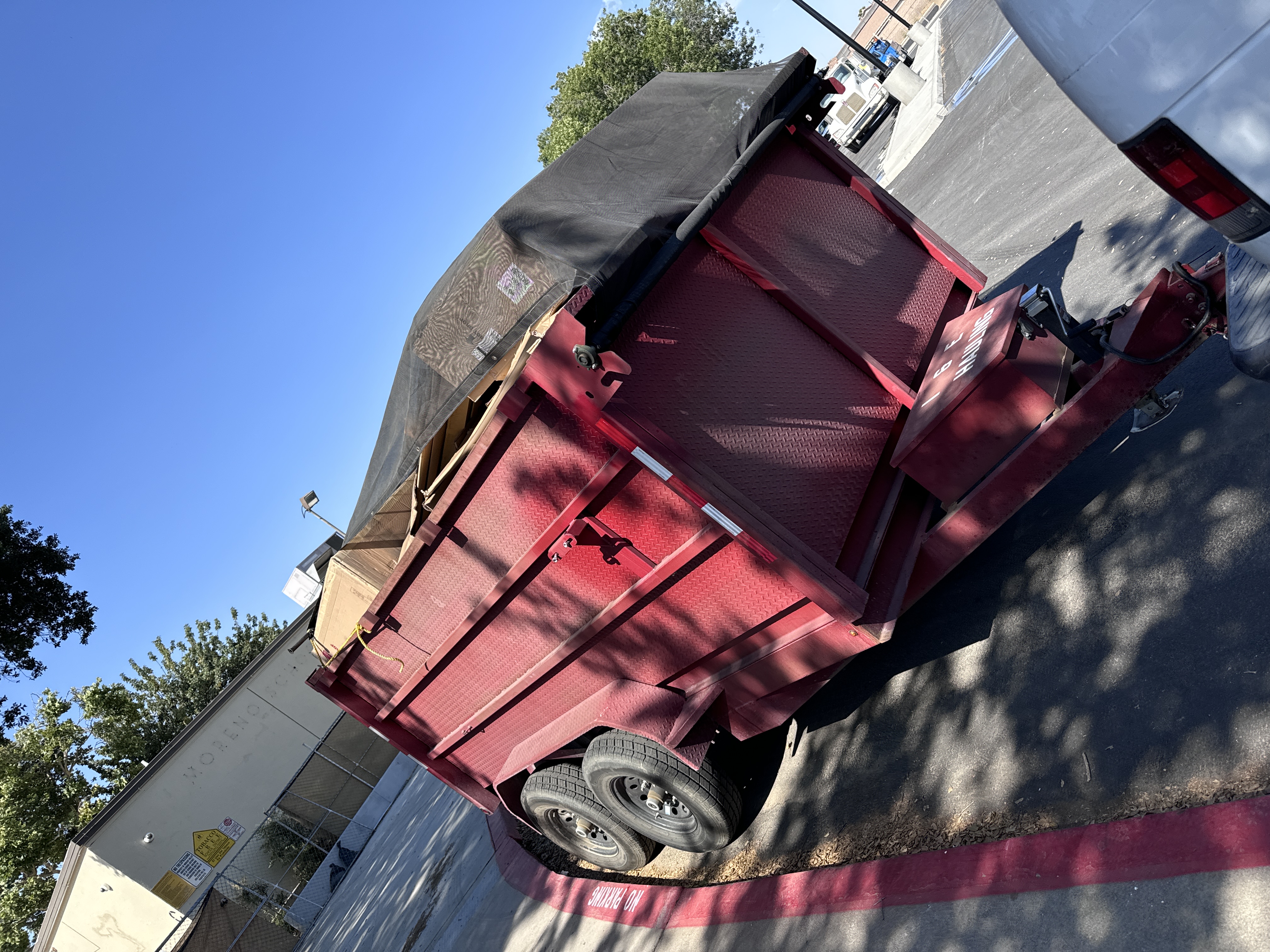 I & E hauling logo