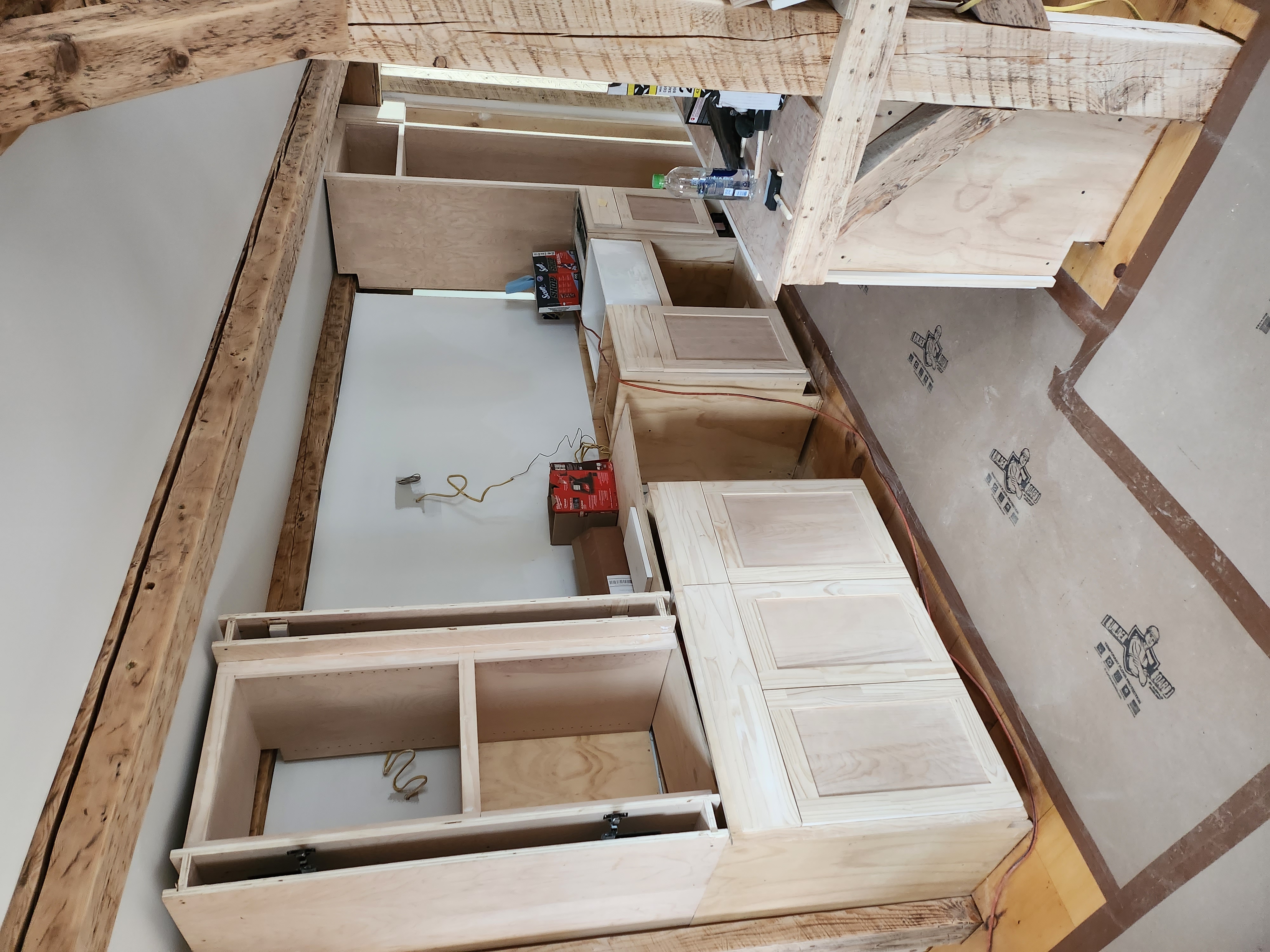 Higher Level Carpenter logo