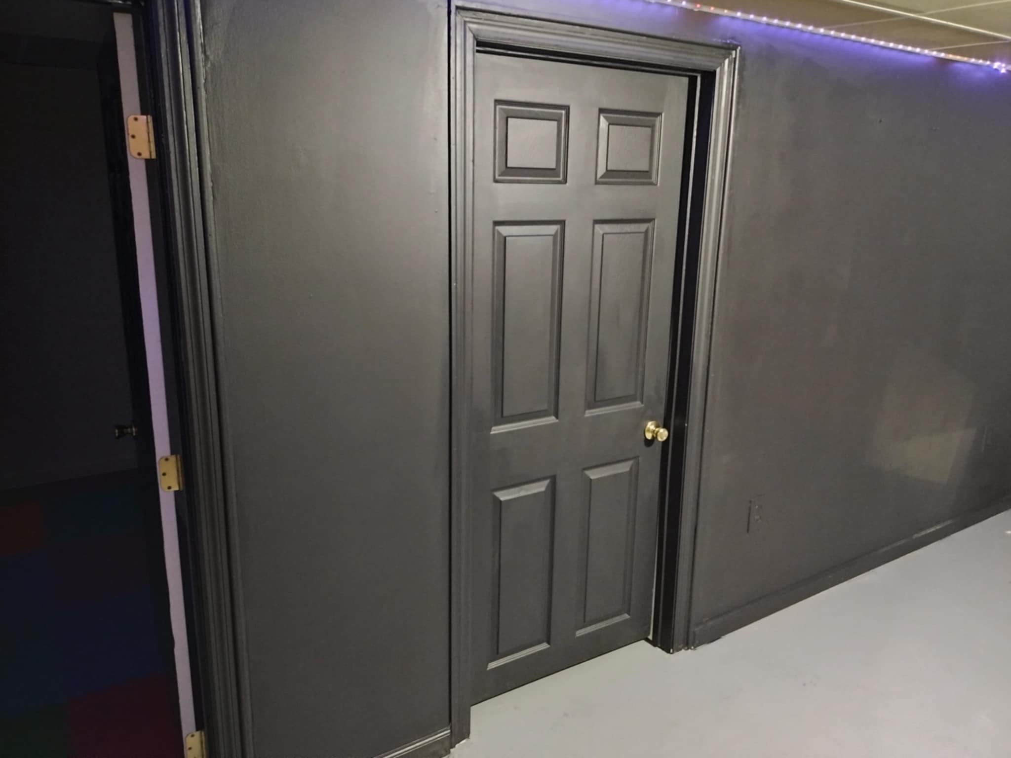 Brando interior painting logo