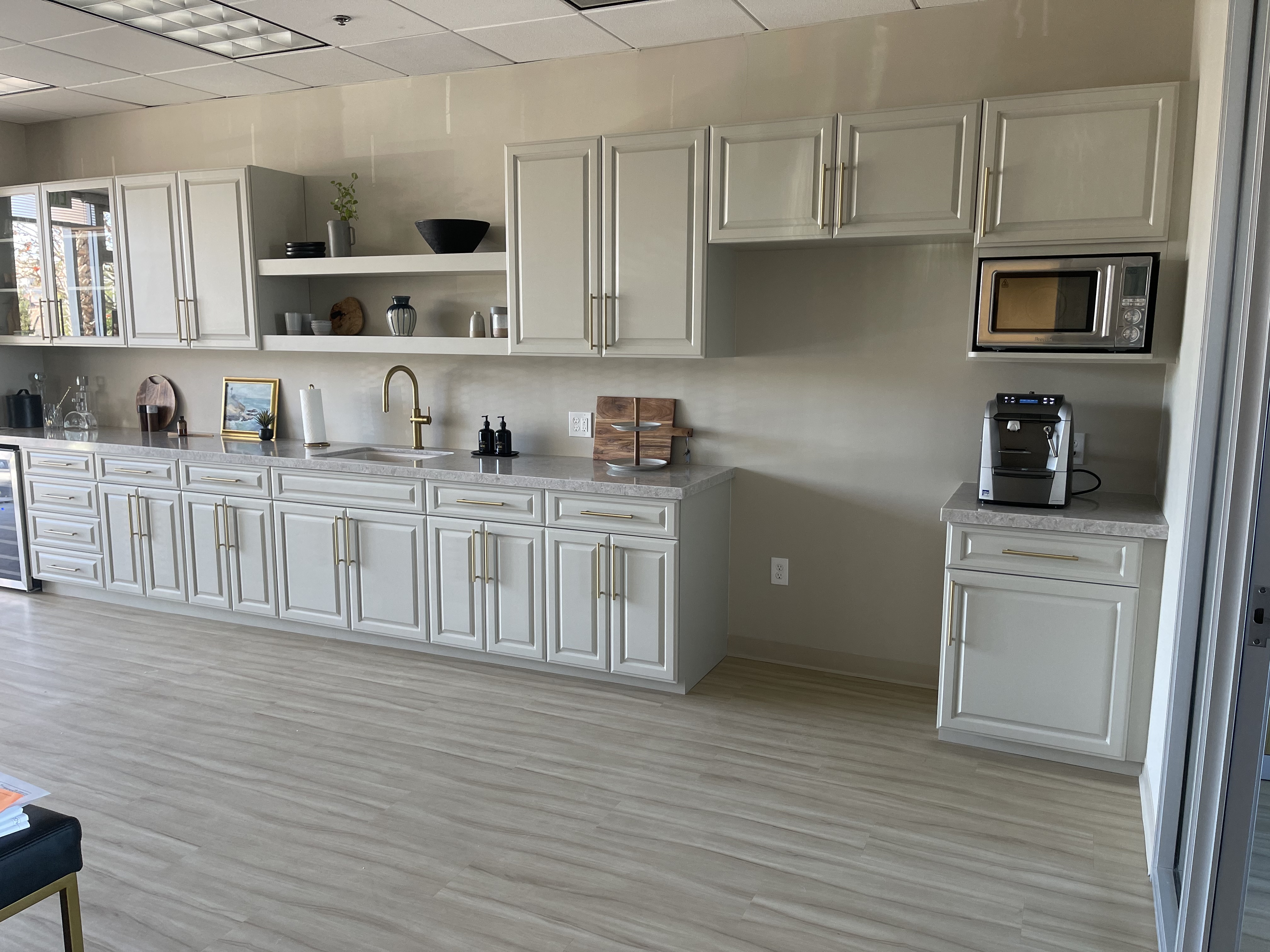Lb custom cabinets residential and commercial logo