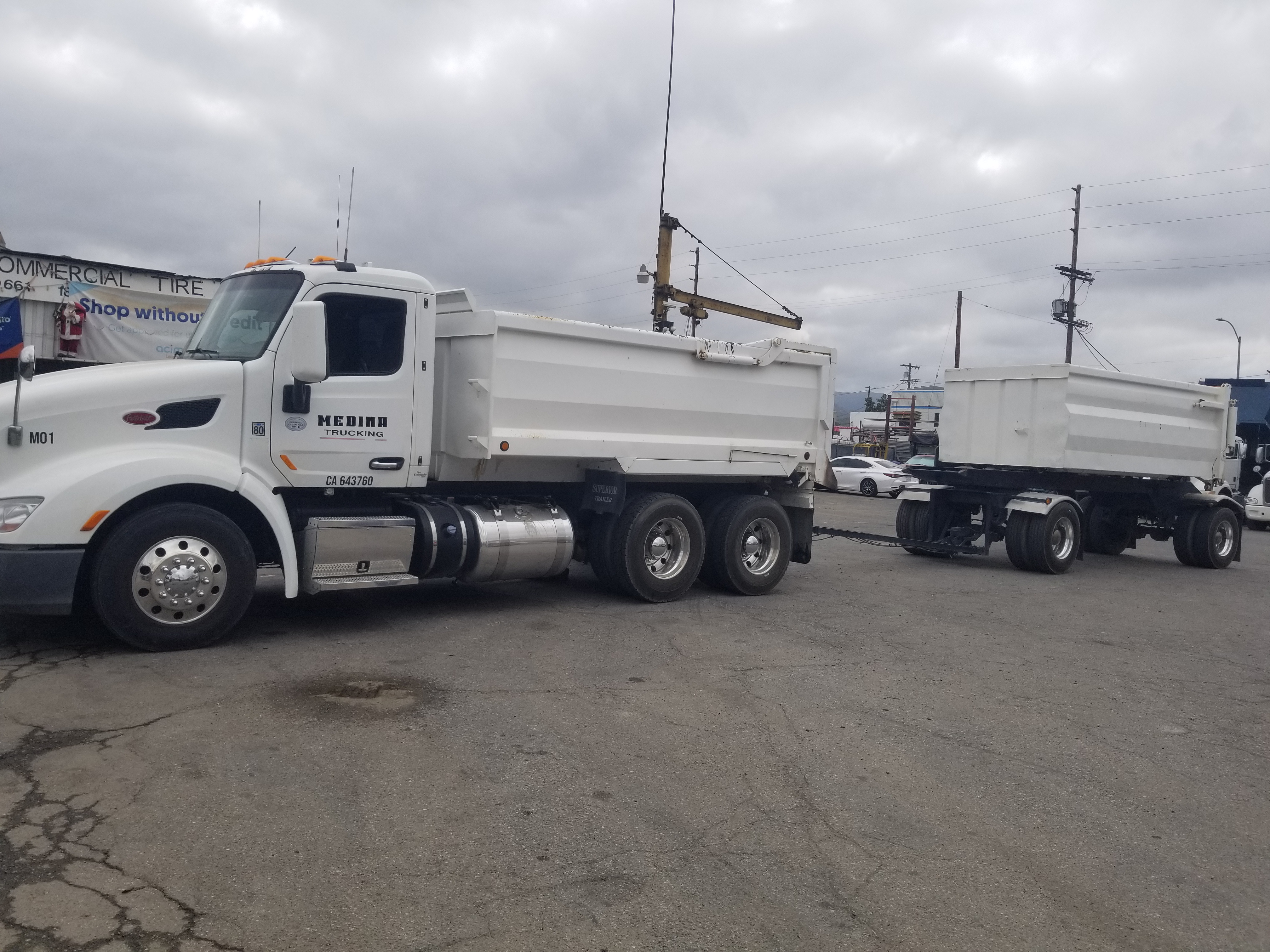 Medina Trucking logo