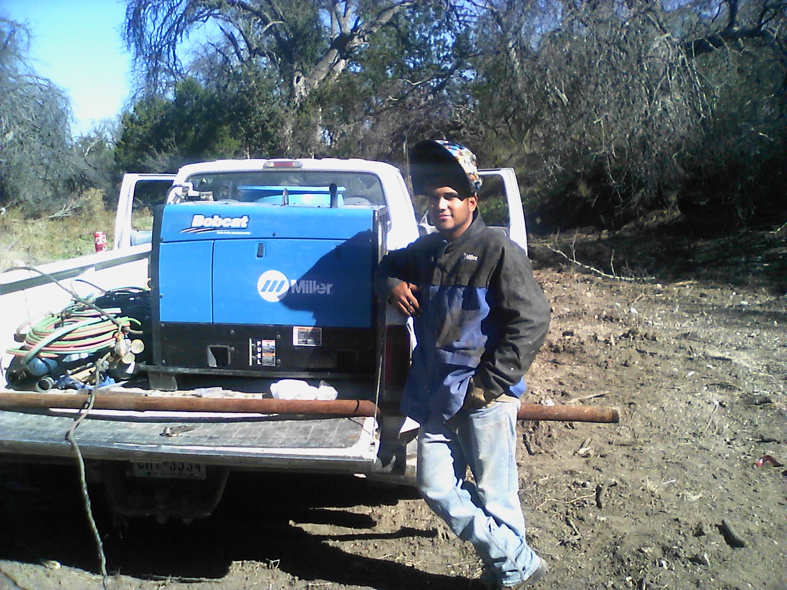 Hernandez fencing and welding logo