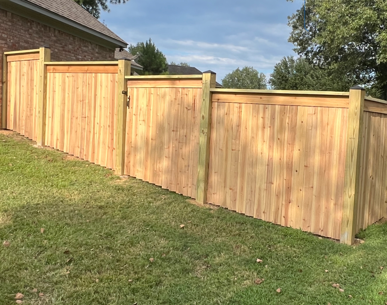 Top Notch Fence Co. logo