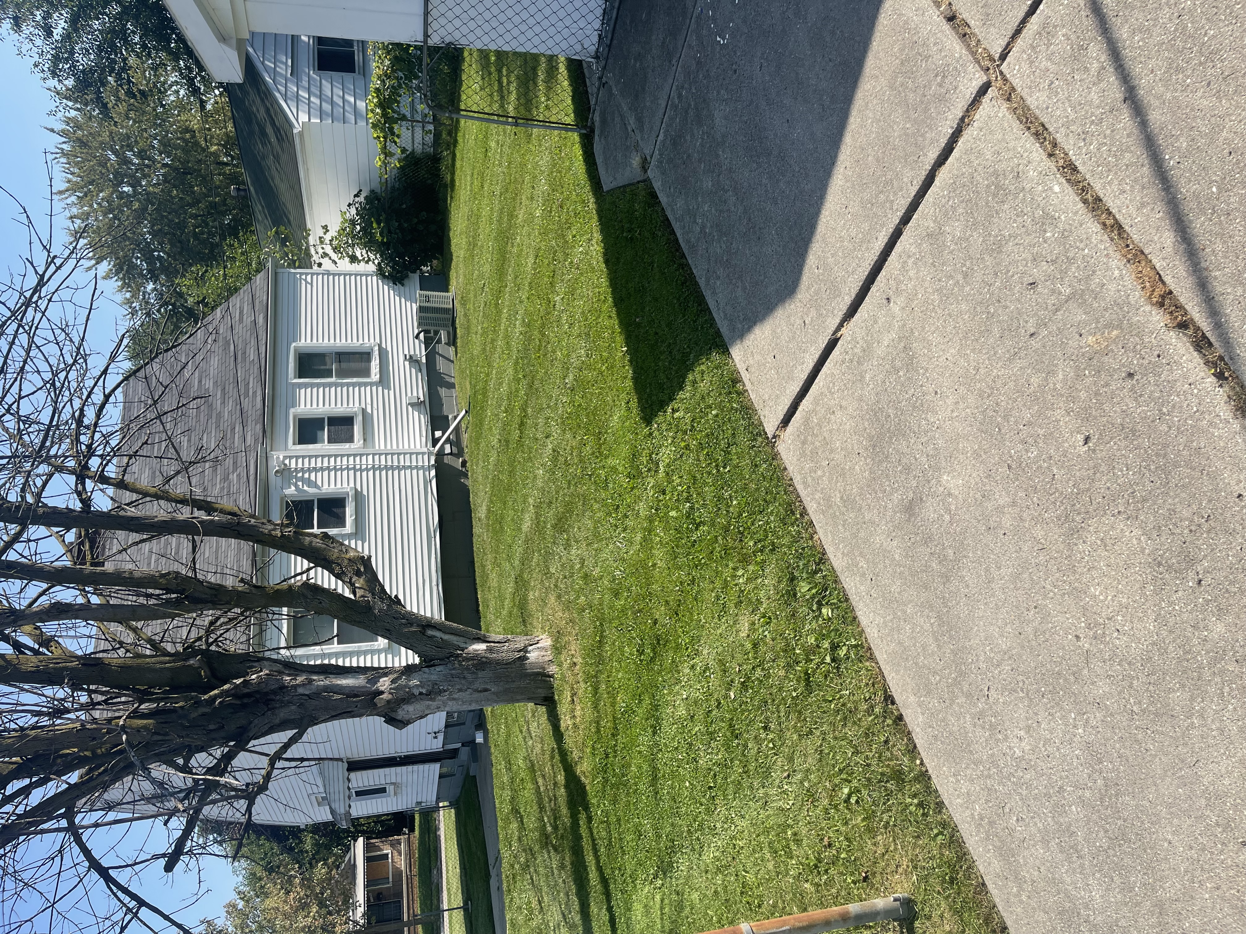 Cut it now lawncare logo