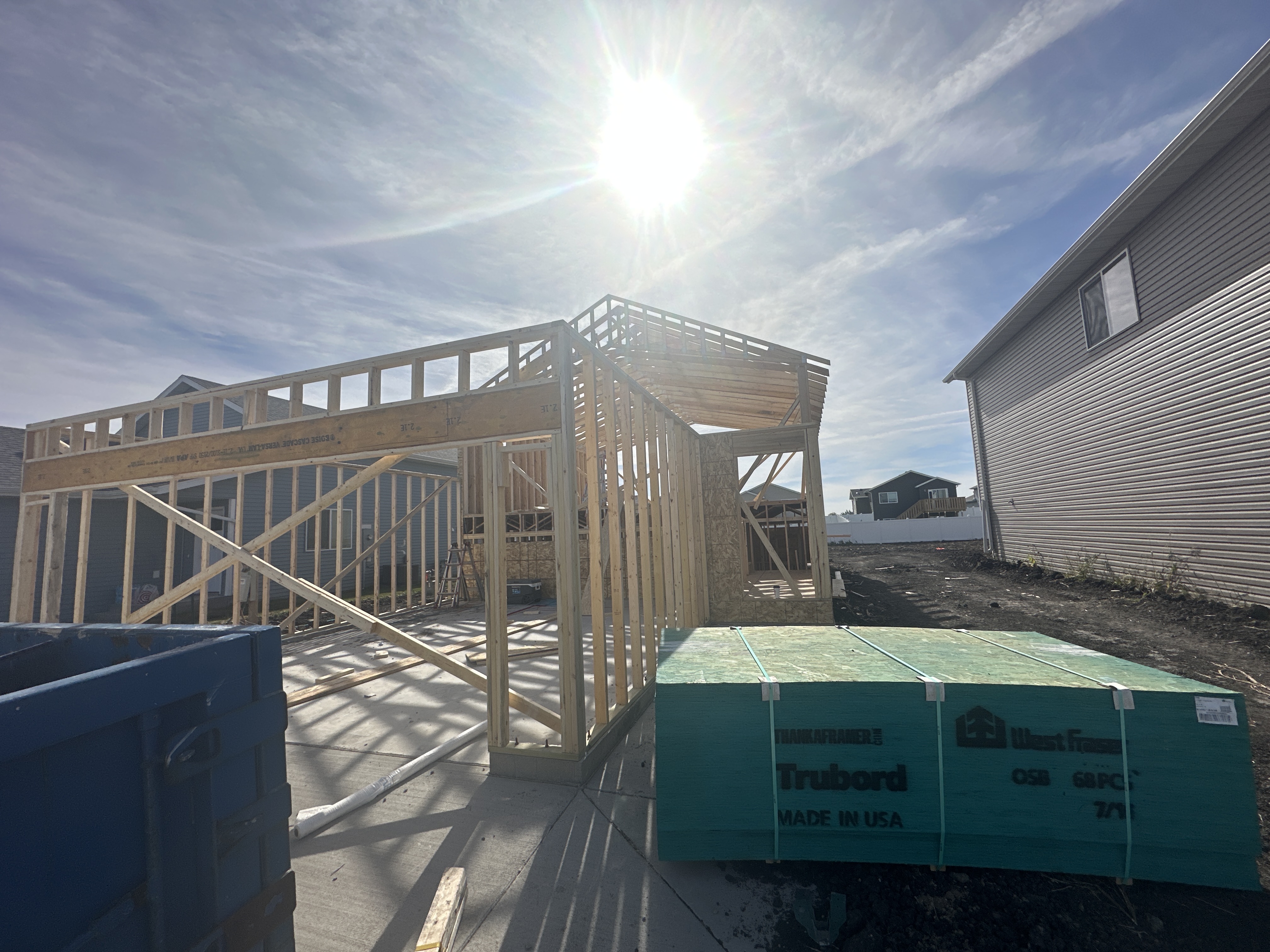 Canez Contruction LLC logo