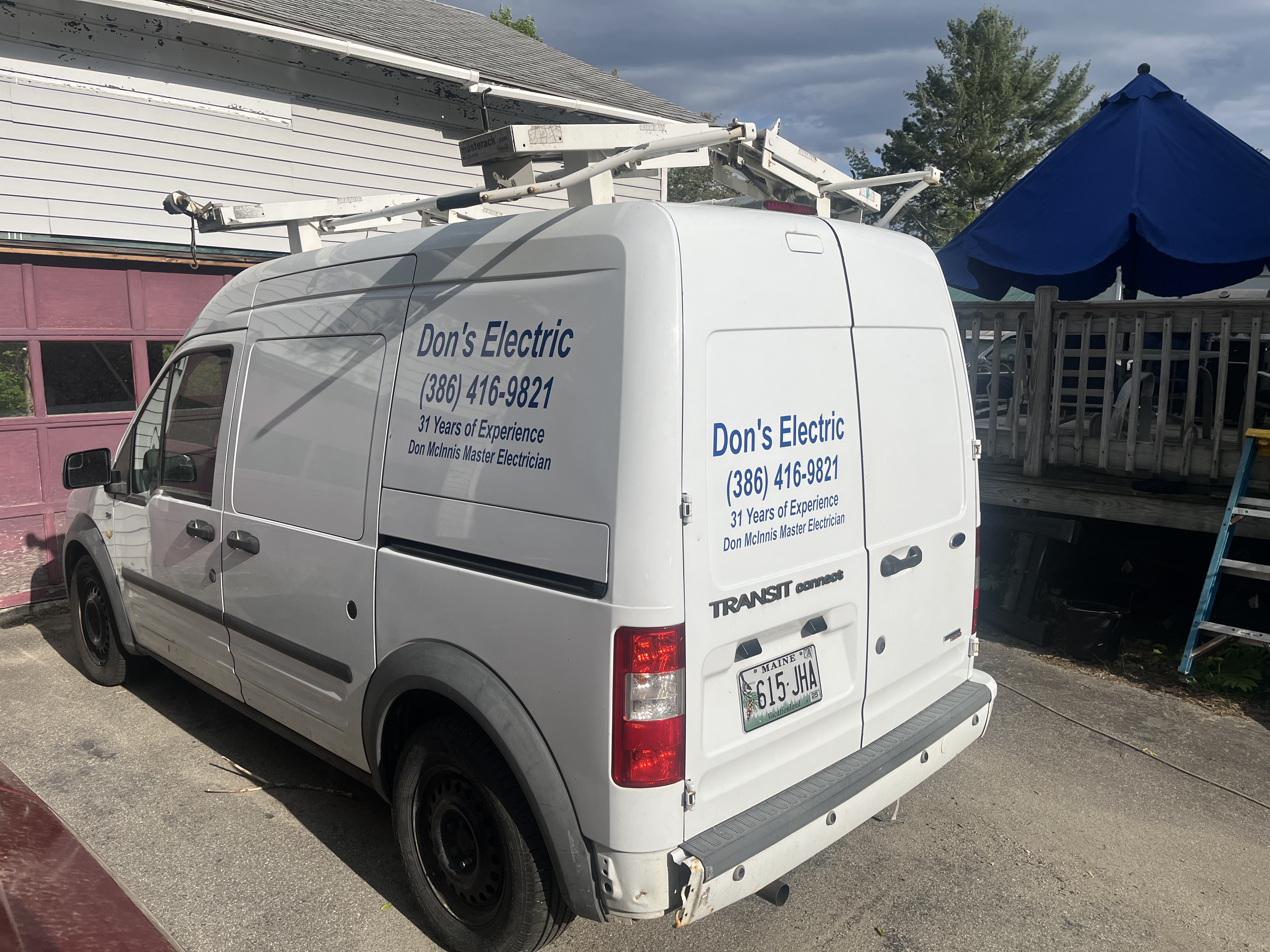Don’s Electric logo