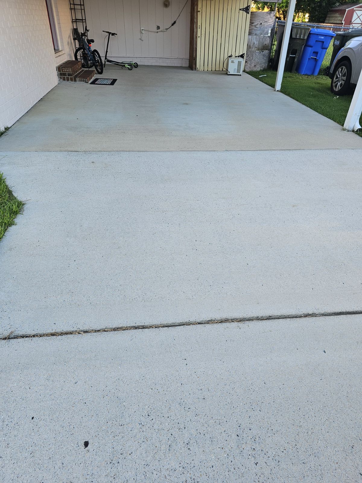 Rollins pressure washing service logo