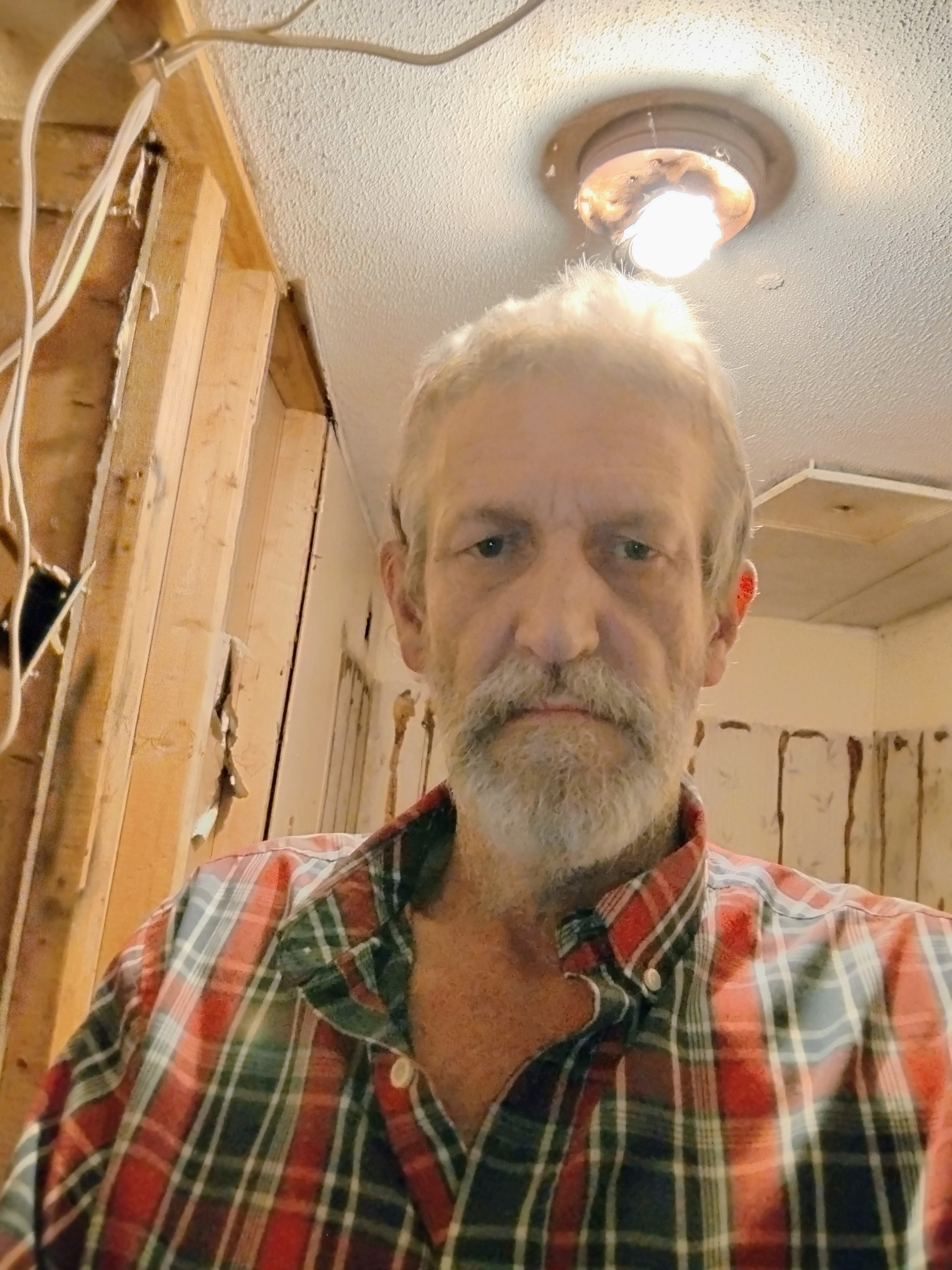 B&D painting &drywall repair logo