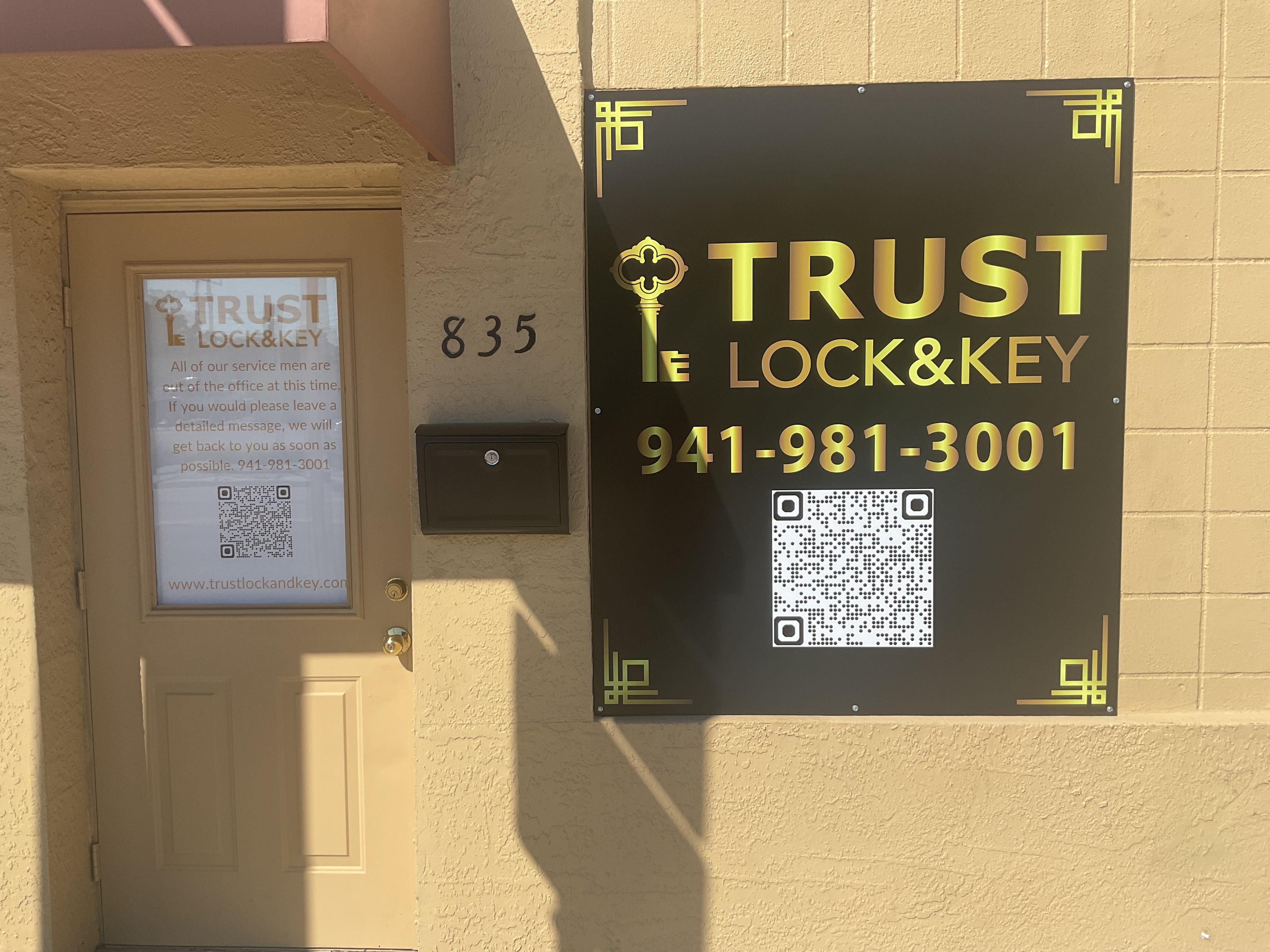 Trust lock and key logo