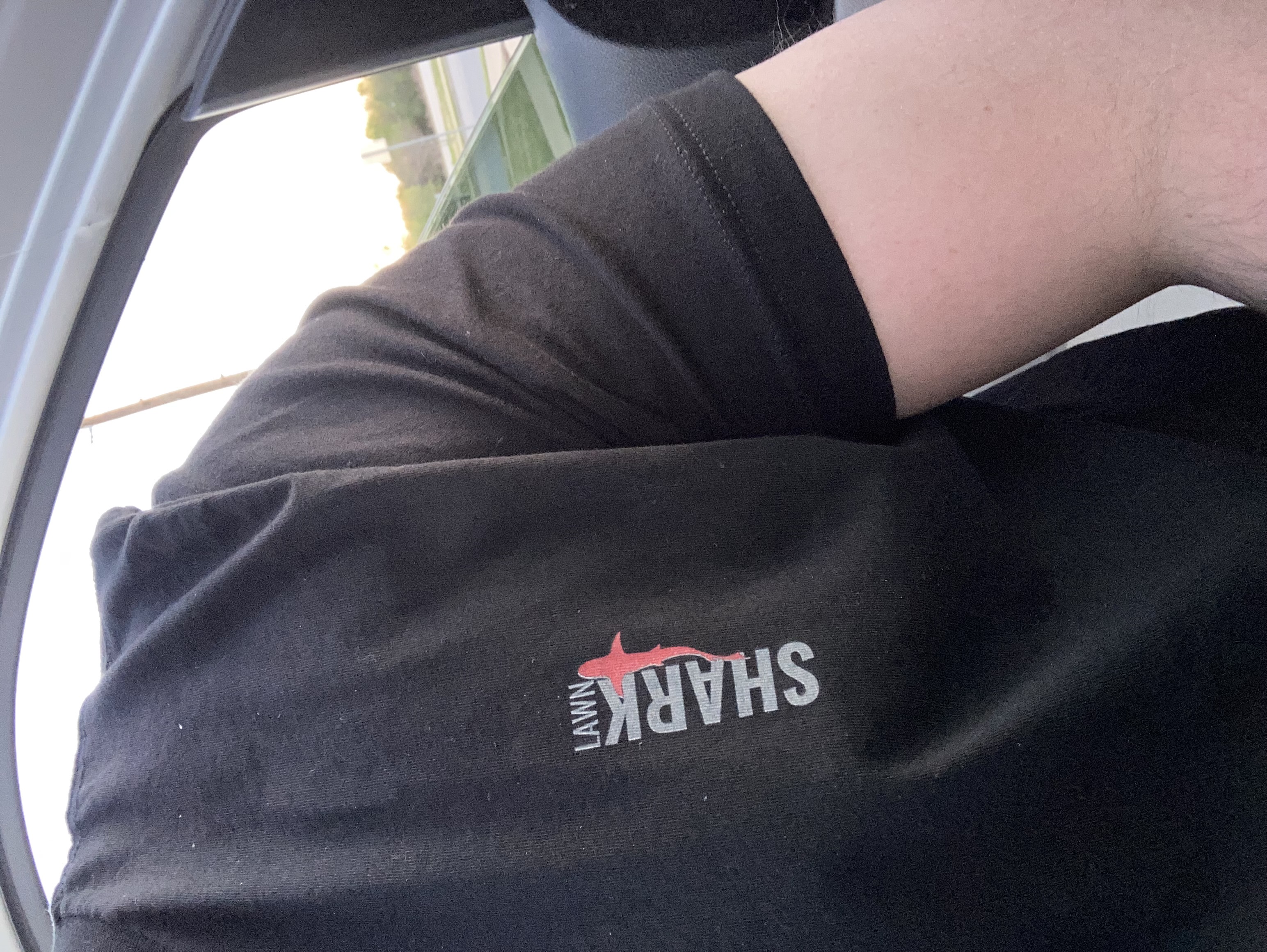 Avatar for LawnSharkNWA, LLC