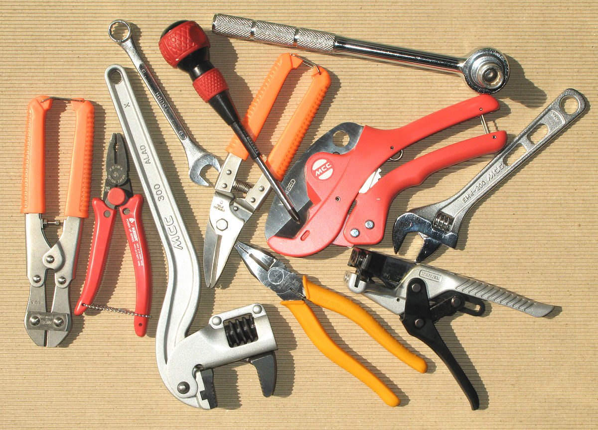 CR handyman logo