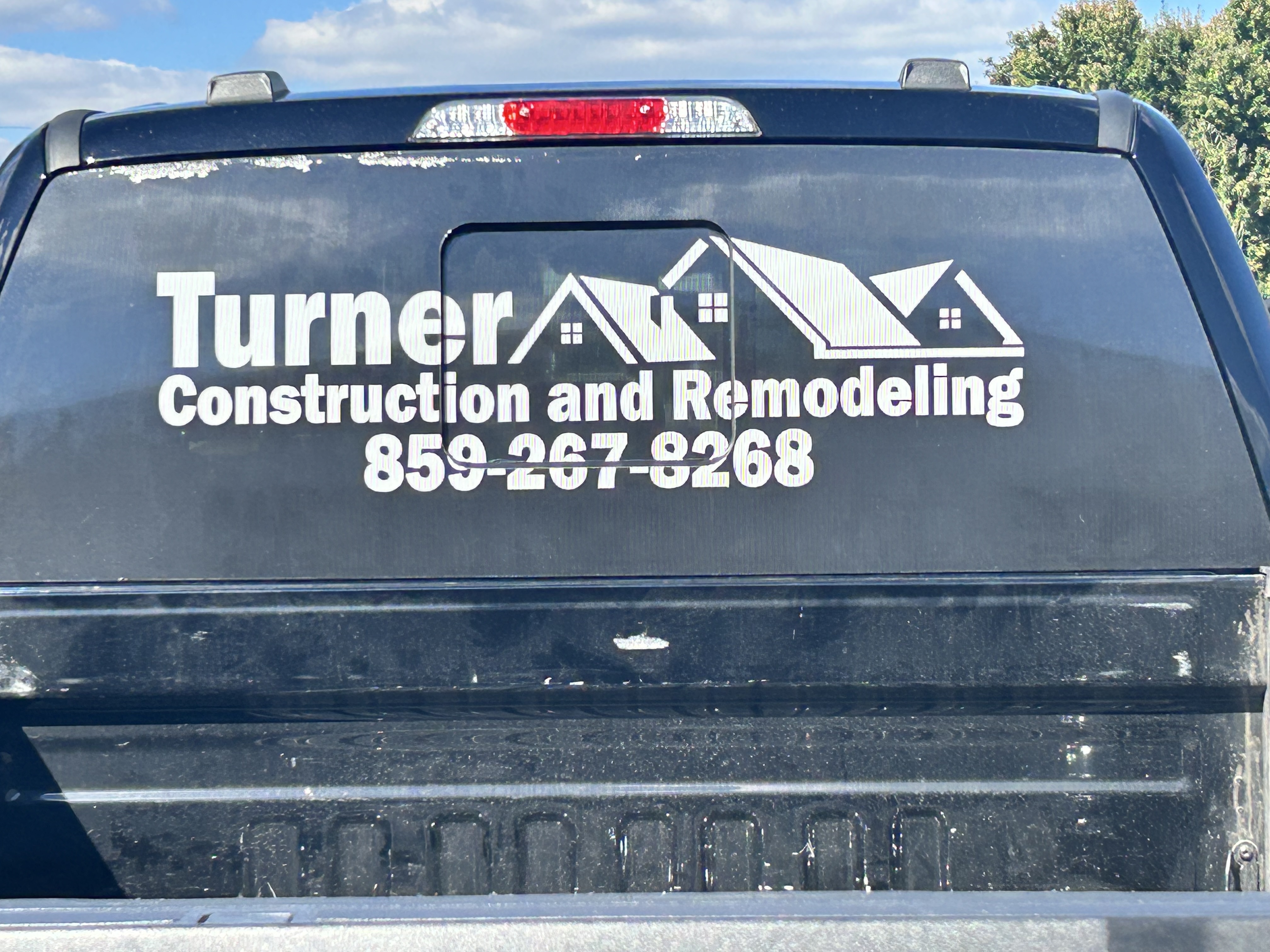 Turner construction and Remodeling logo