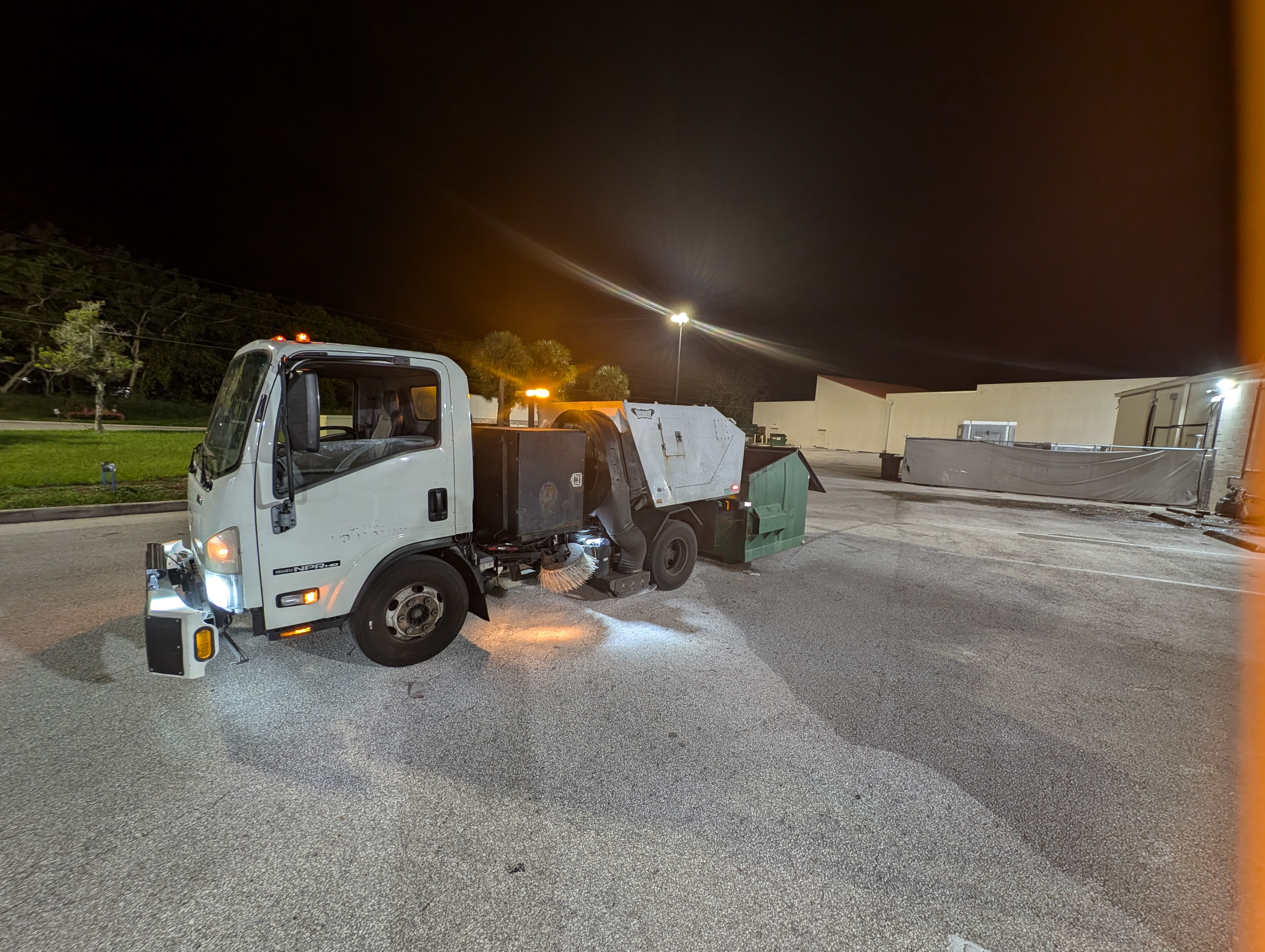 Rubbish Recovery Lot Sweeping INC logo