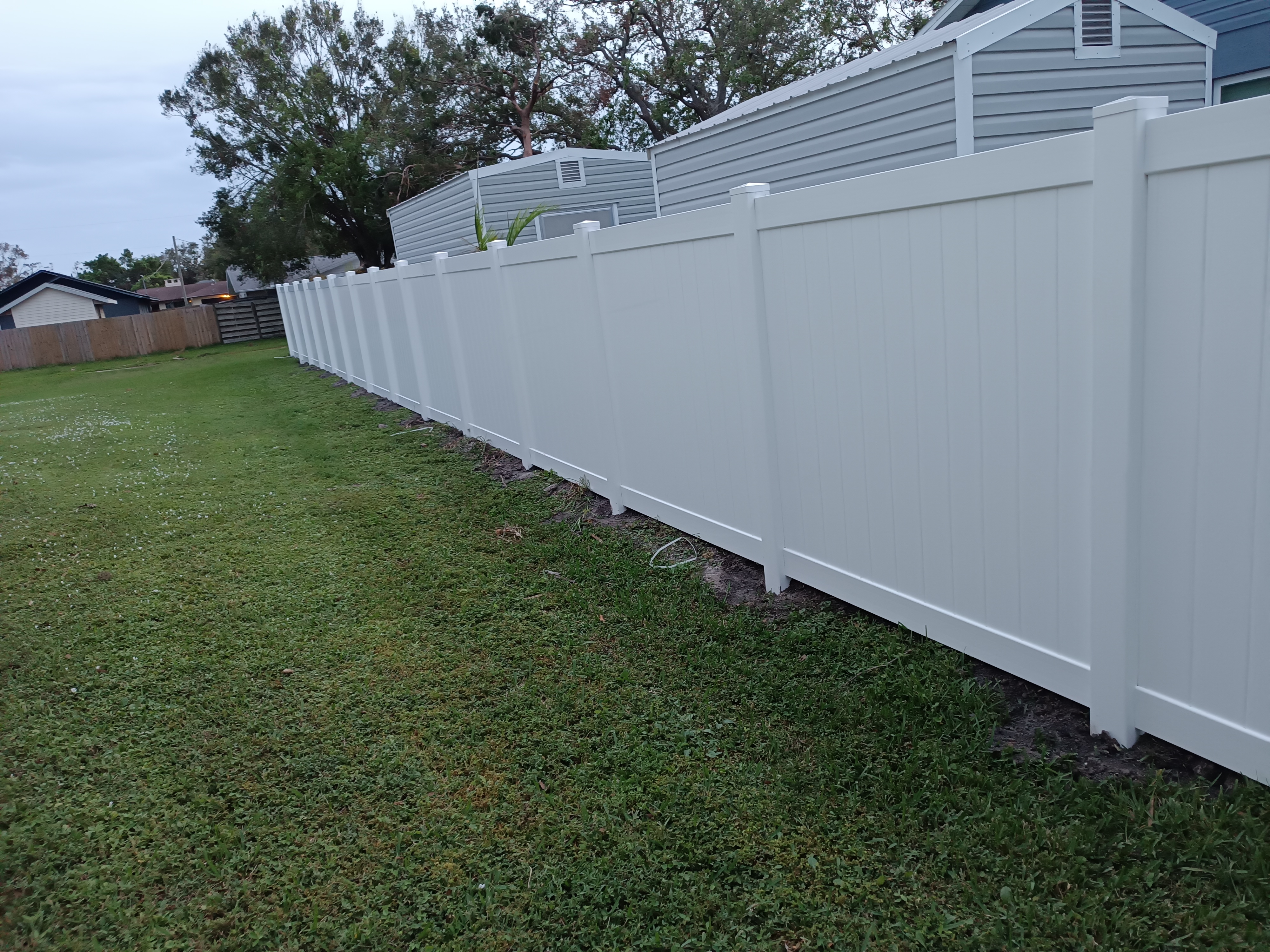 Jean's Fence logo