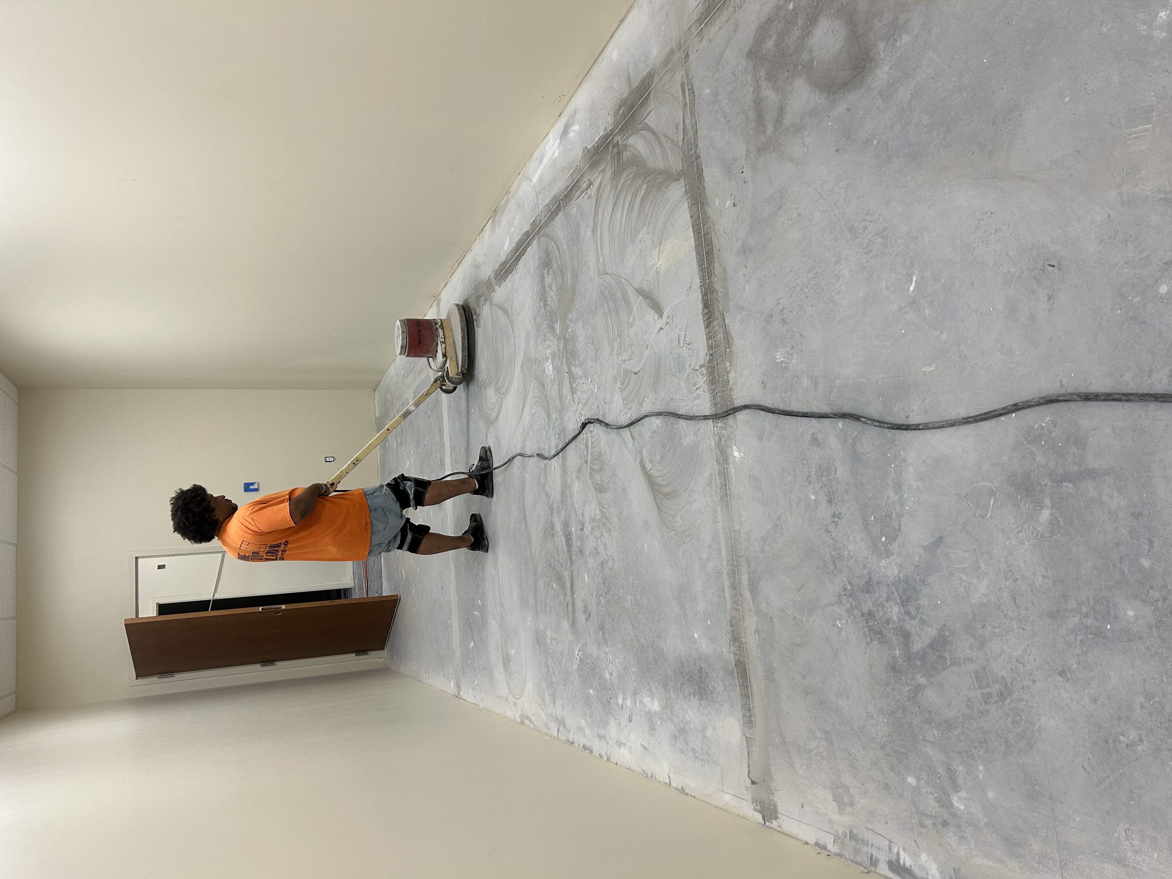 Fine floors & quality repairs logo