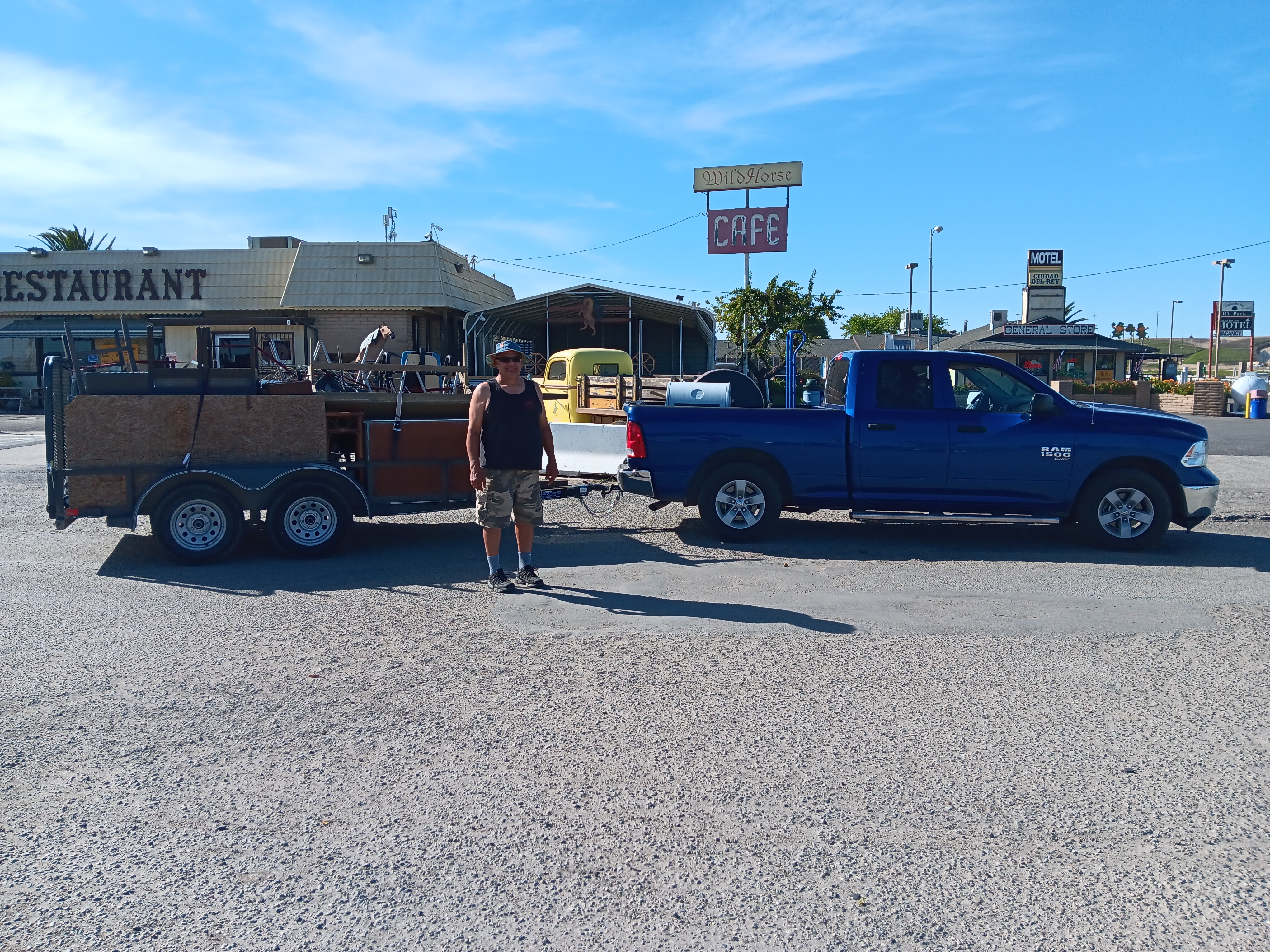 Joe's Hauling logo