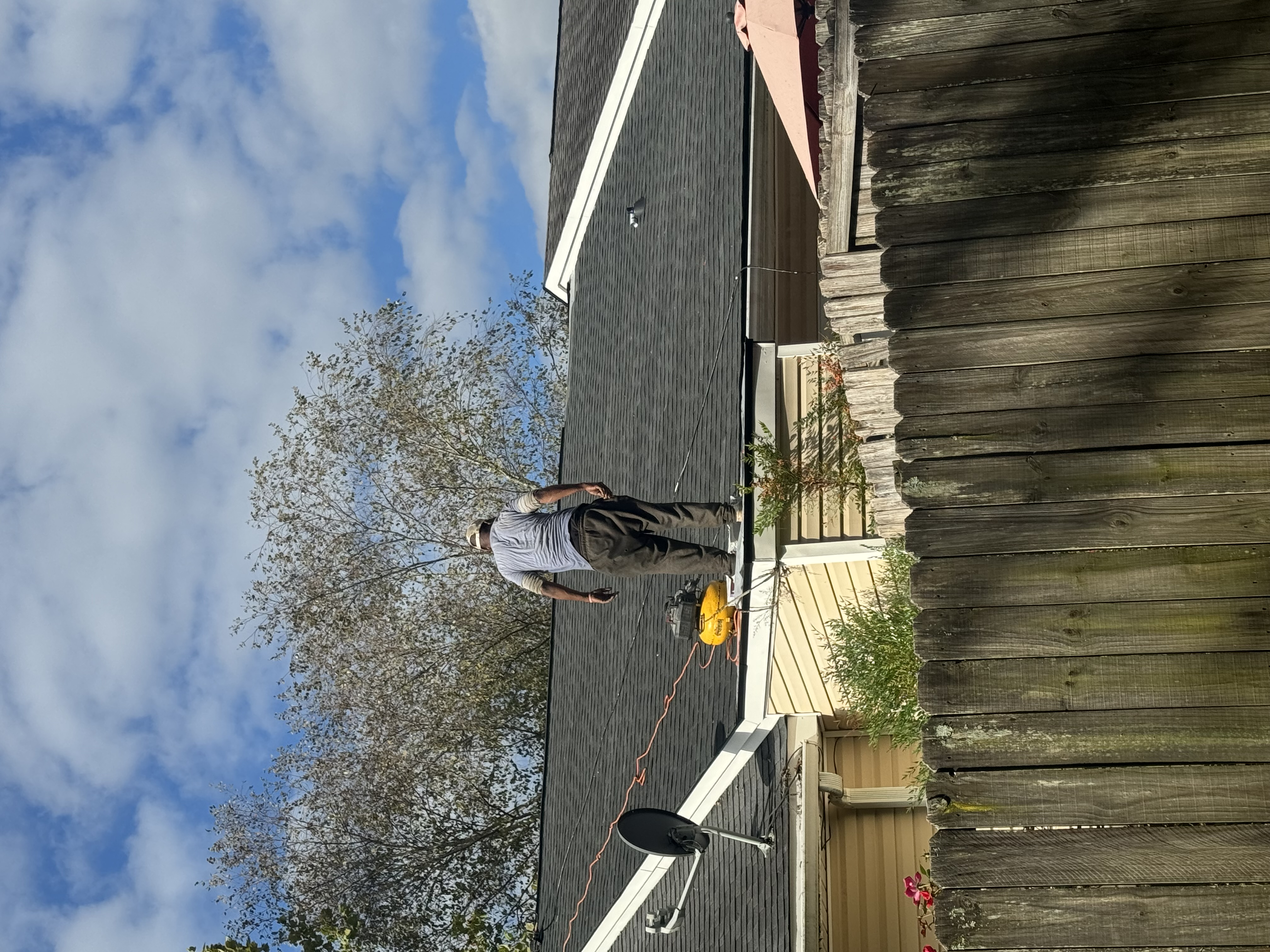 Lay Roofing logo