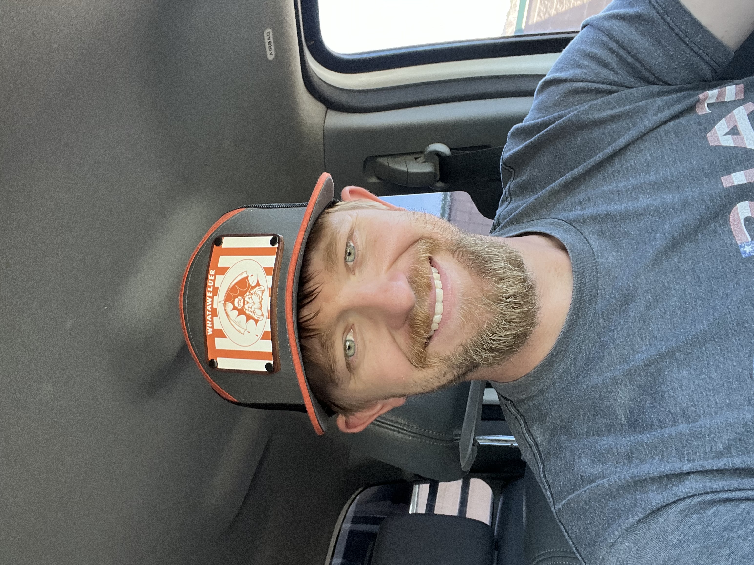 Weissfam handyman logo