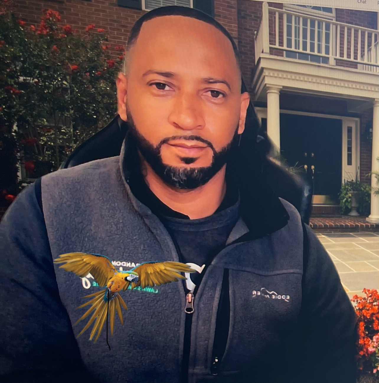 Macaws Lawn and Lanscaping logo