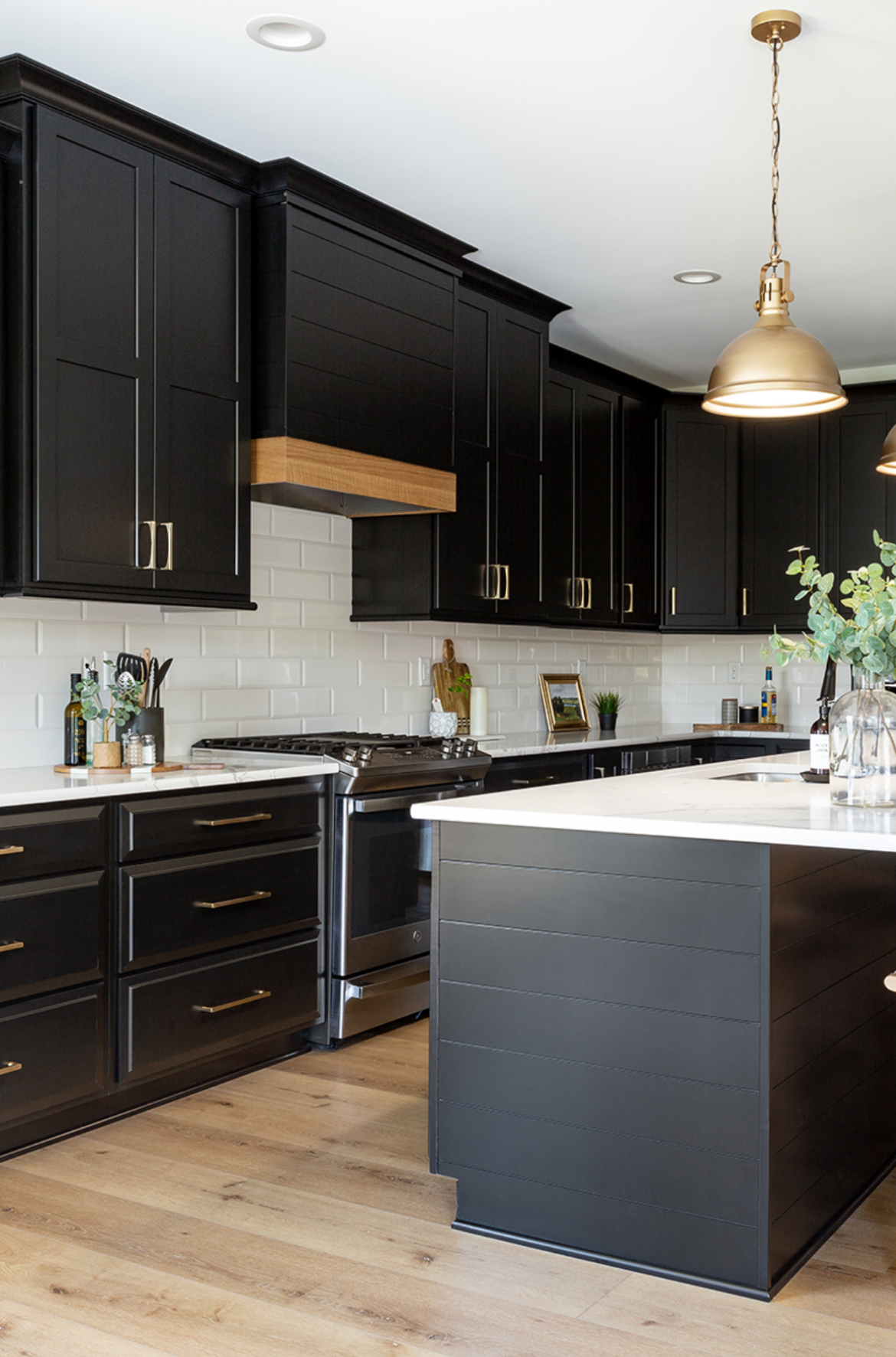 Six11 cabinetry & design logo