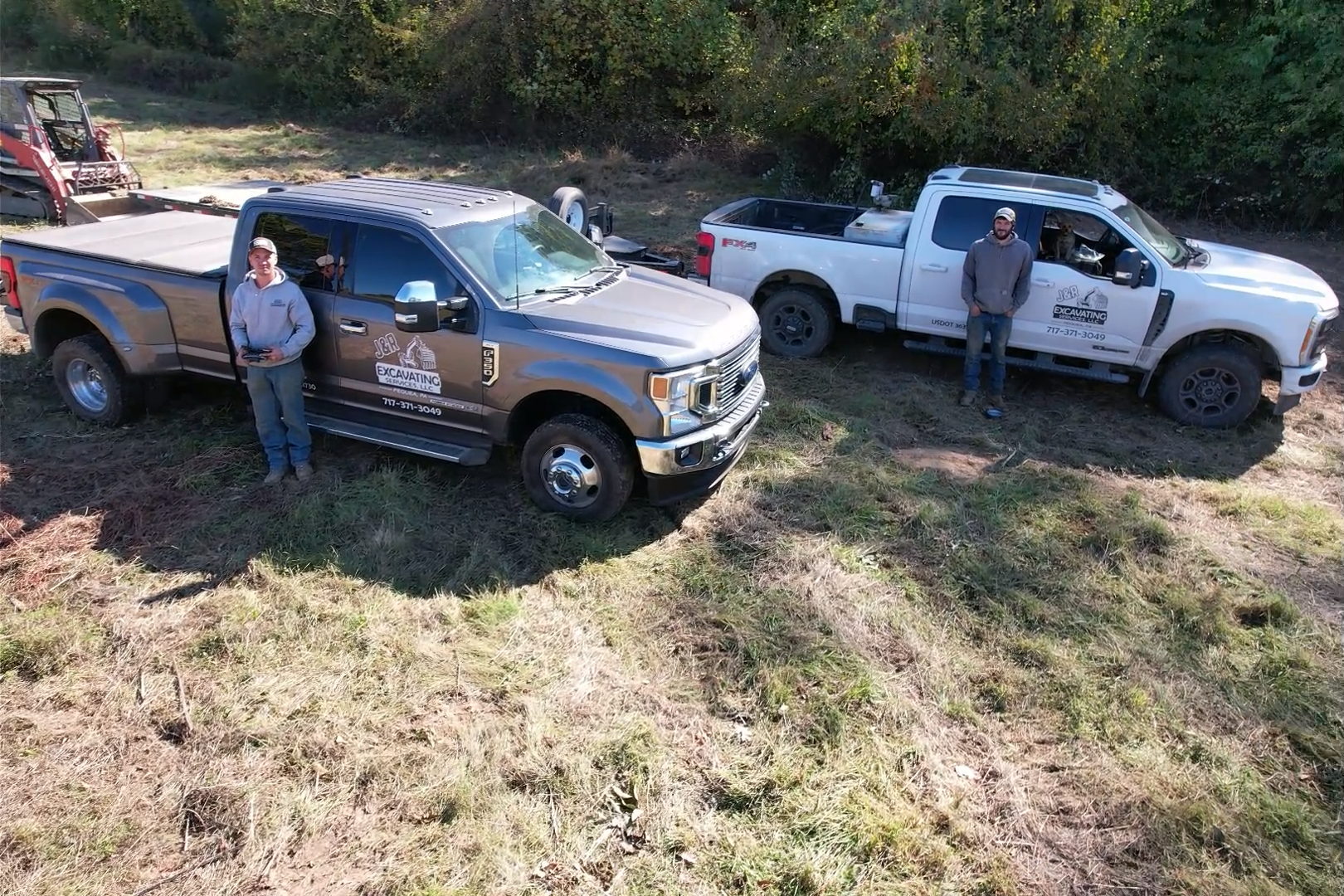 J&R Excavating Services LLC logo