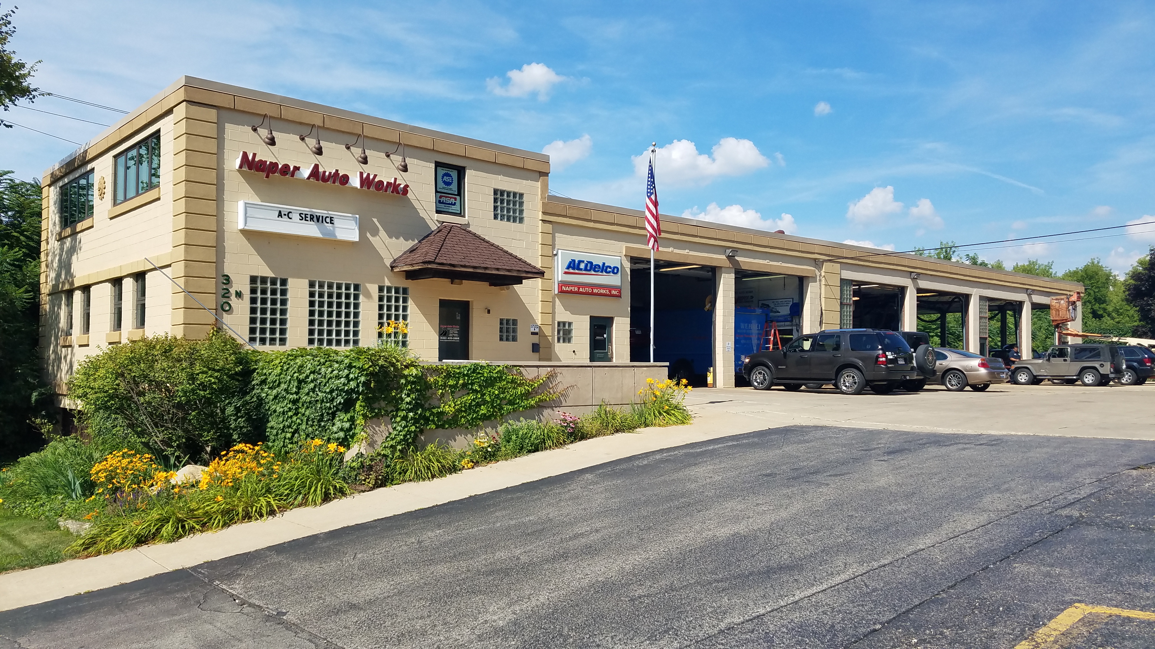 Logo for NAPER AUTO WORKS