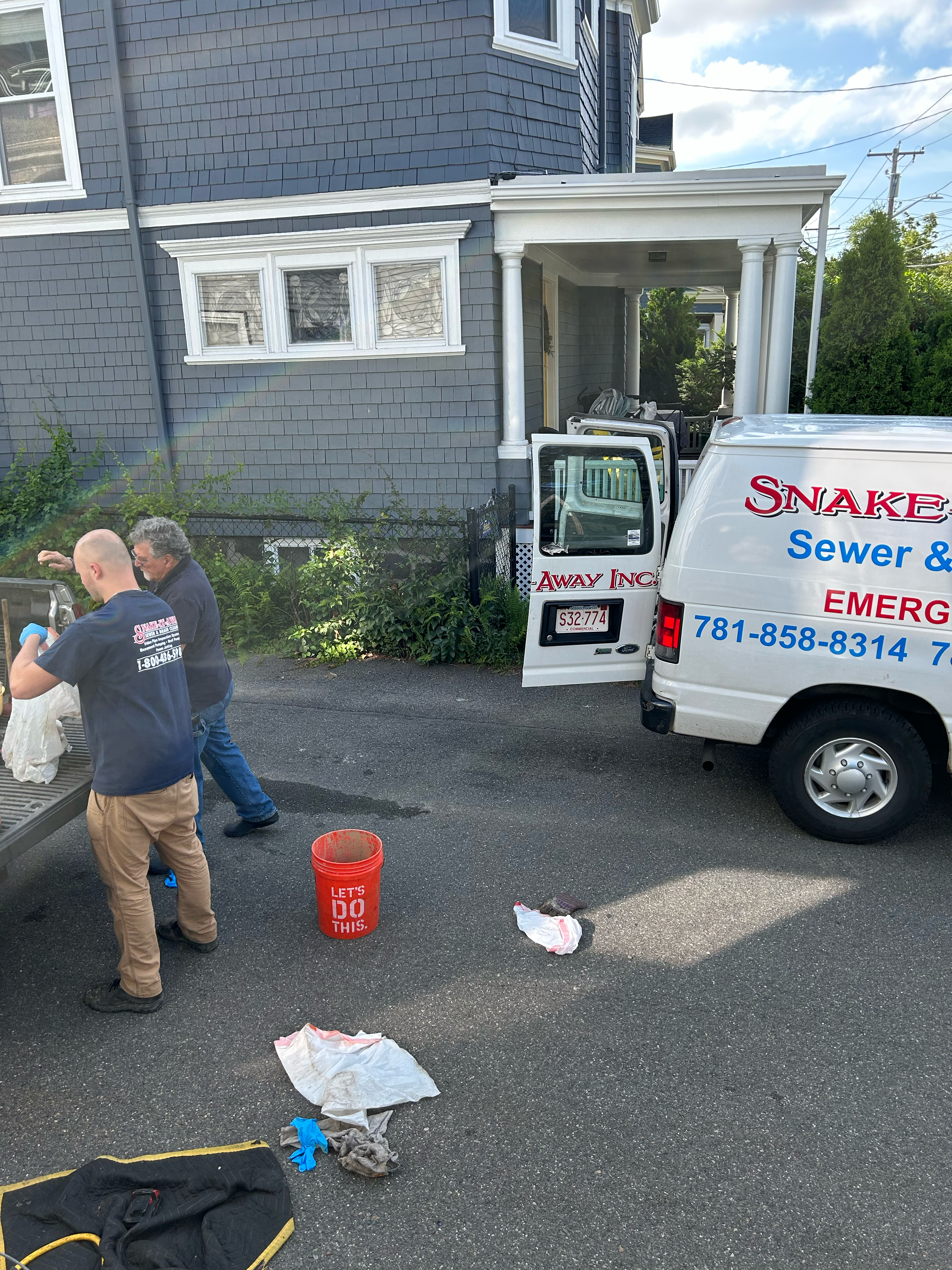Logo for SNAKE-IT-AWAY INC