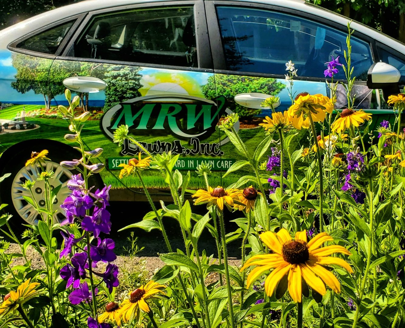 MRW Lawns Inc logo