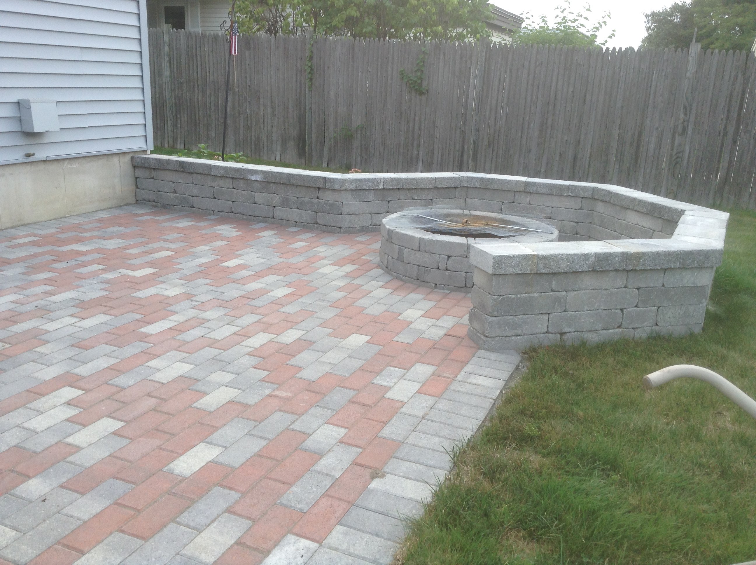 Logo for D & L Landscaping