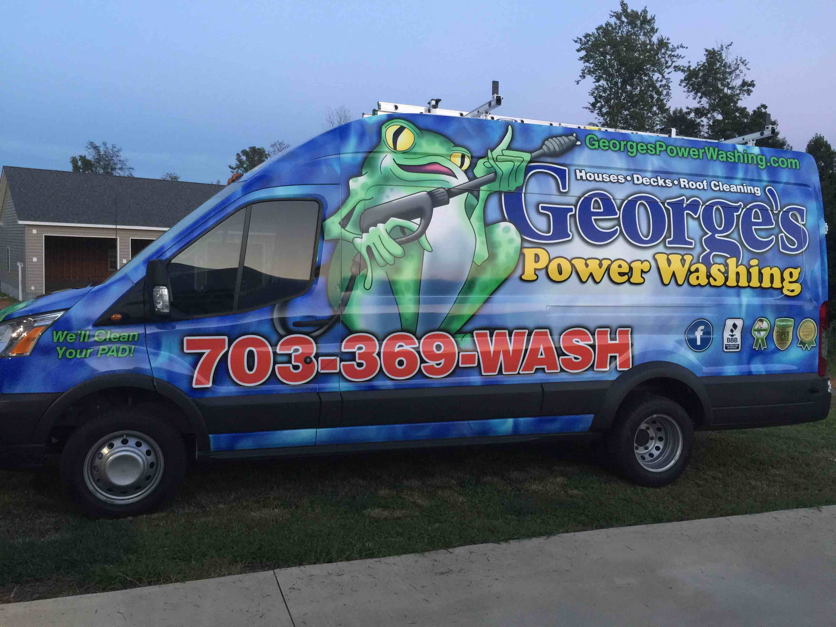 Logo for GEORGE'S POWERWASHING
