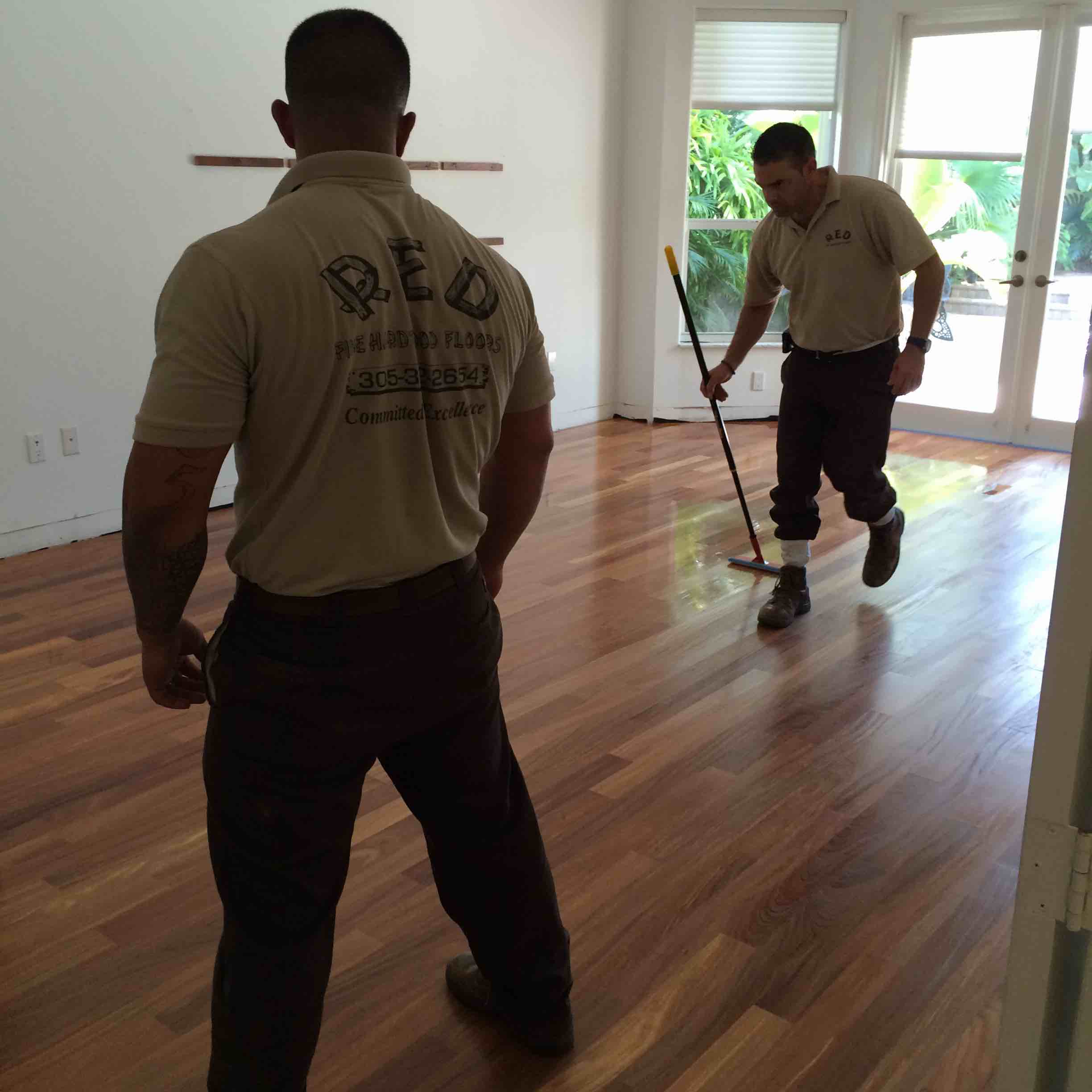 Logo for Red Fine Hardwood Floors