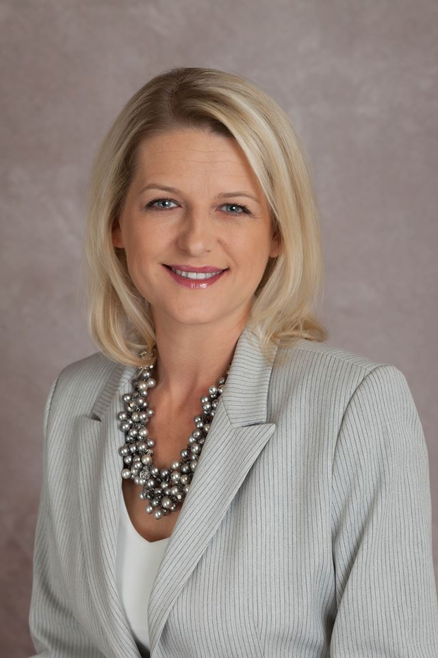 Monika Glennon logo