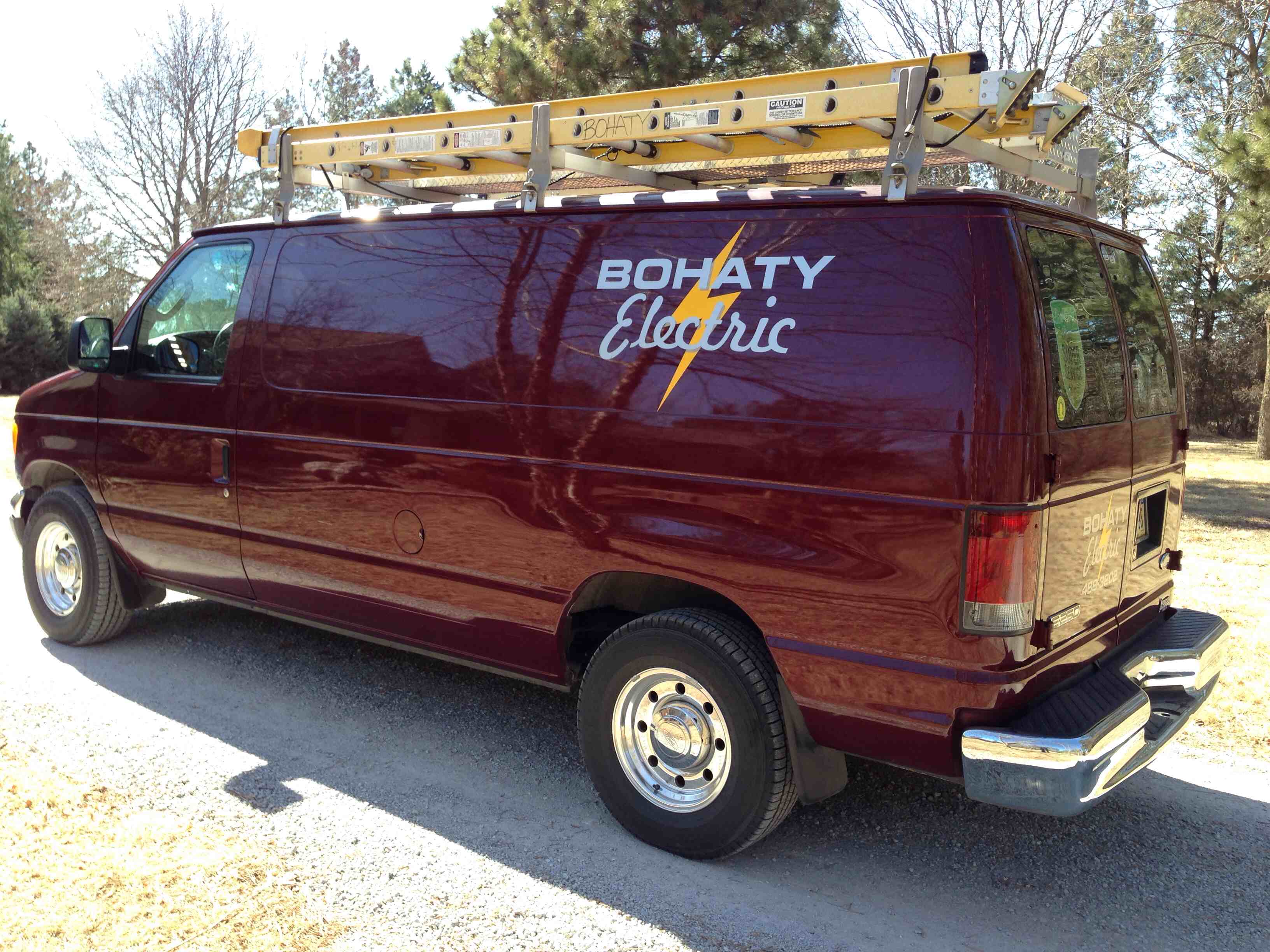 BOHATY RUSS ELECTRIC logo