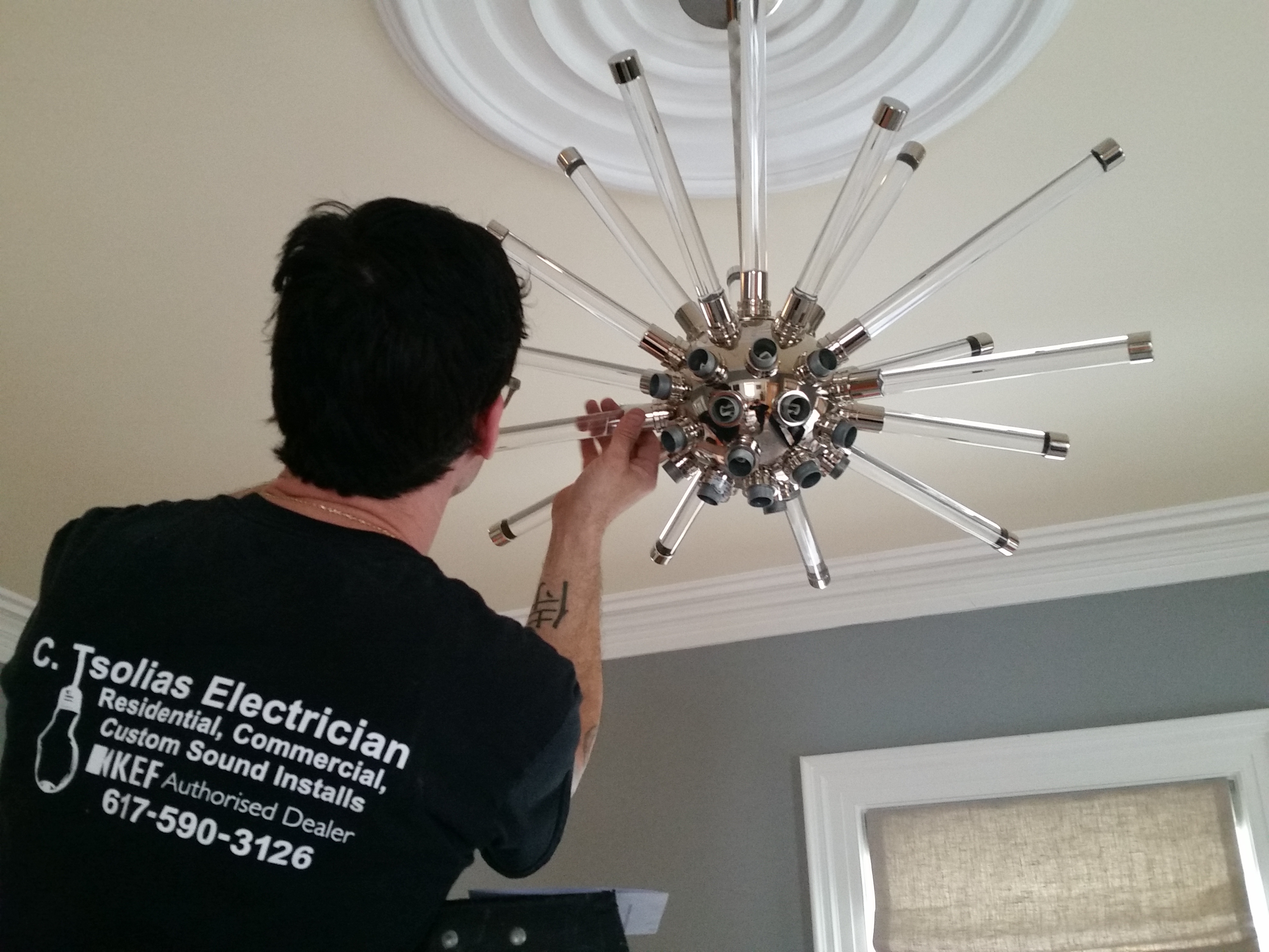 CRE TSOLIAS LICENSED ELECTRICIAN logo
