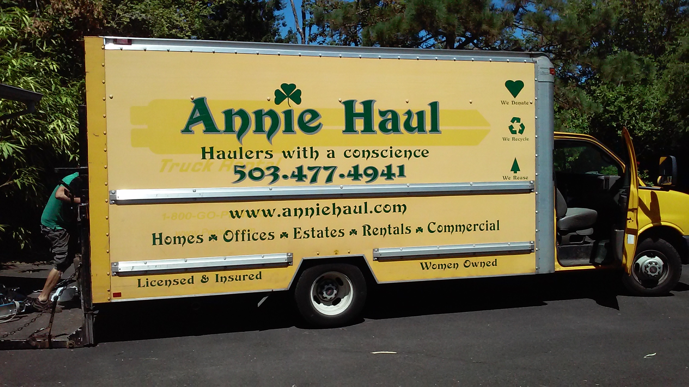 Logo for Annie Haul