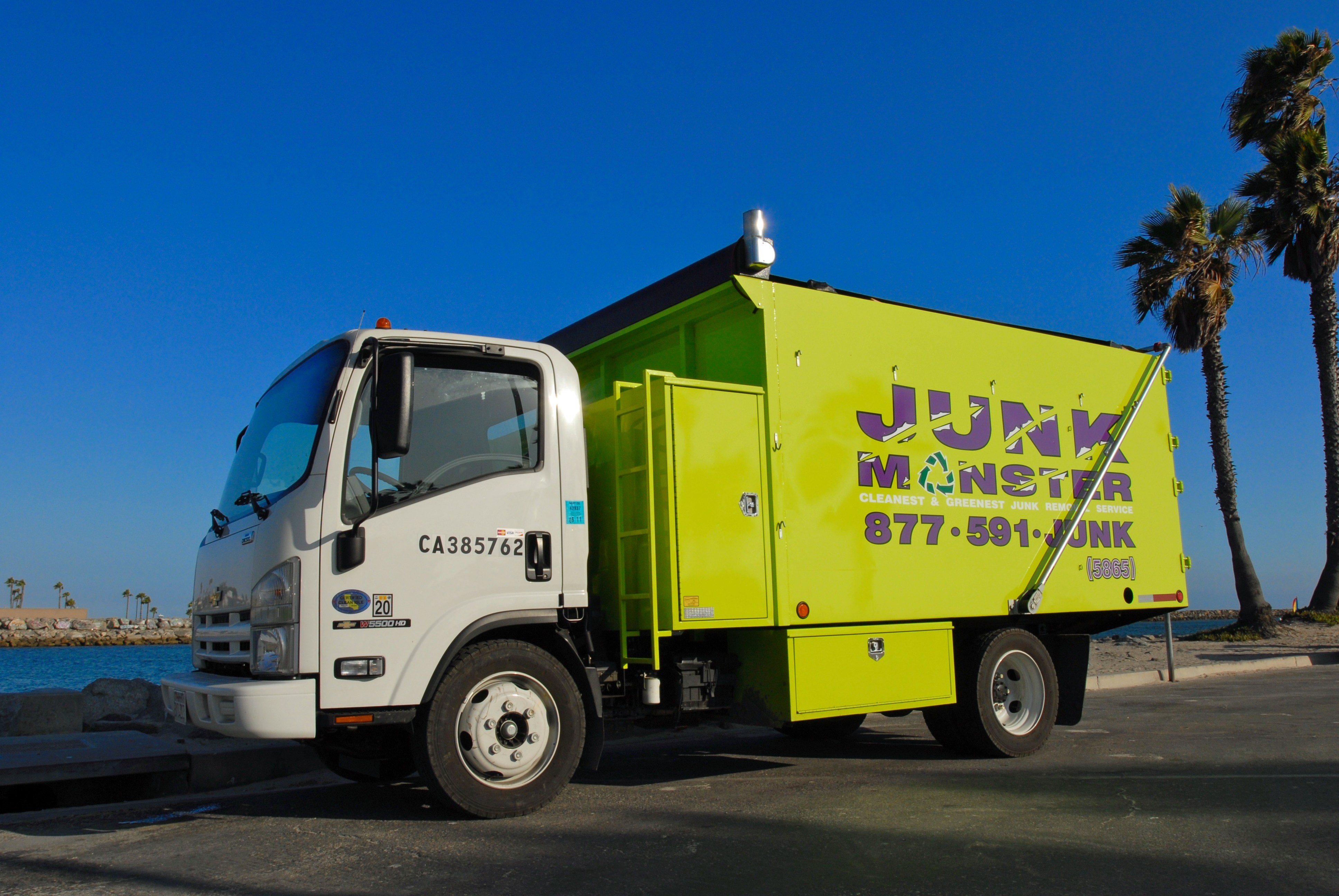 Logo for Junk Monster, LLC