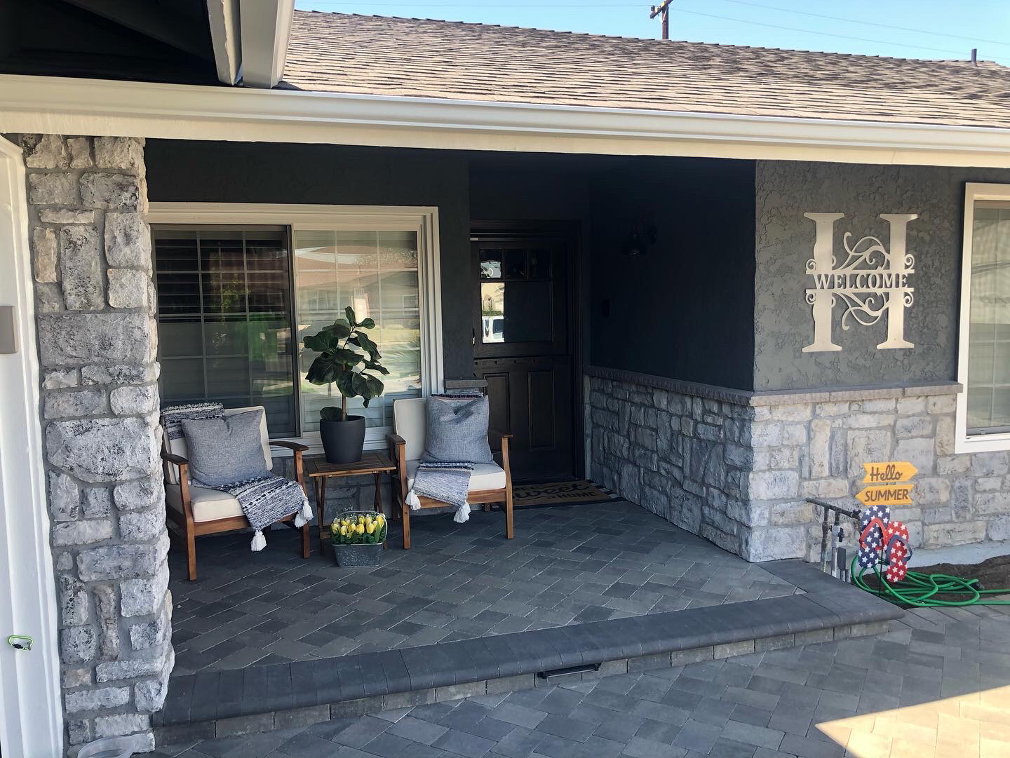 EA Construction Driveways-Hardscape-Pavers logo