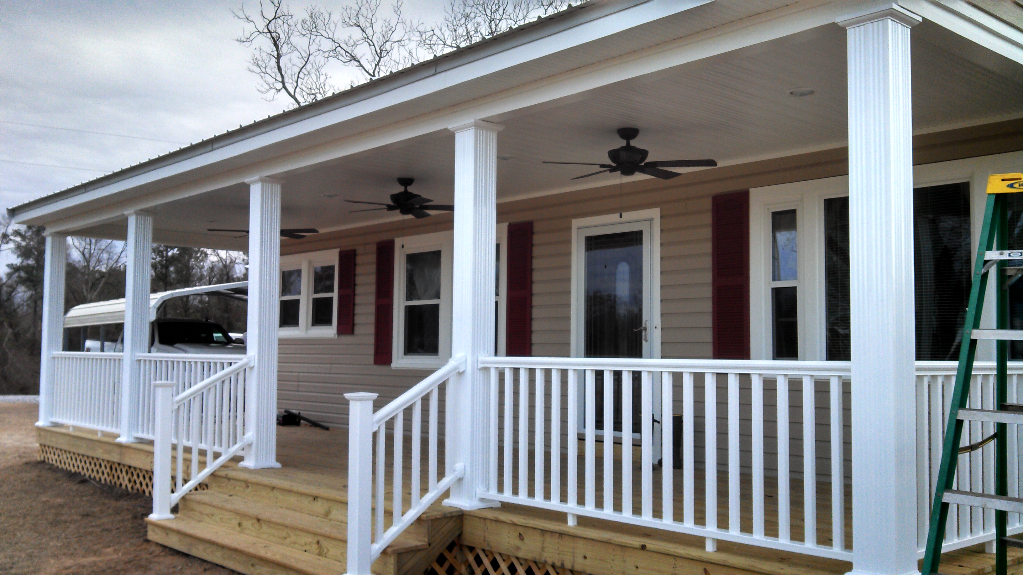 B & B VINYL SIDING and WINDOWS LLC logo