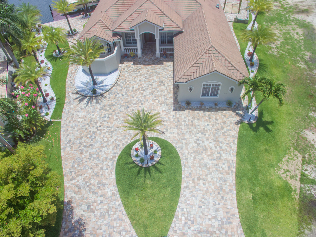 Logo for Master Z Pavers Inc