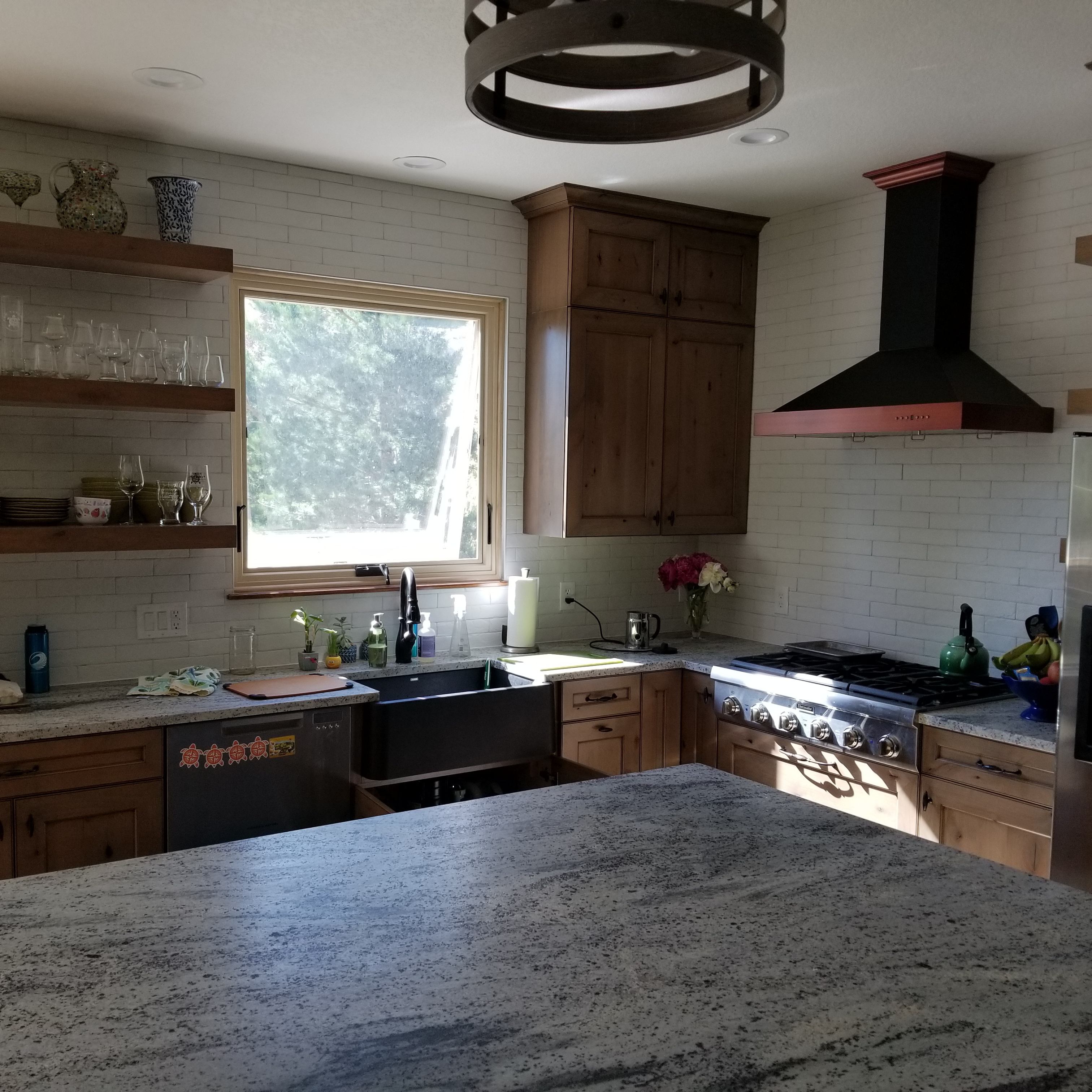 We Fix Homes, LLC logo