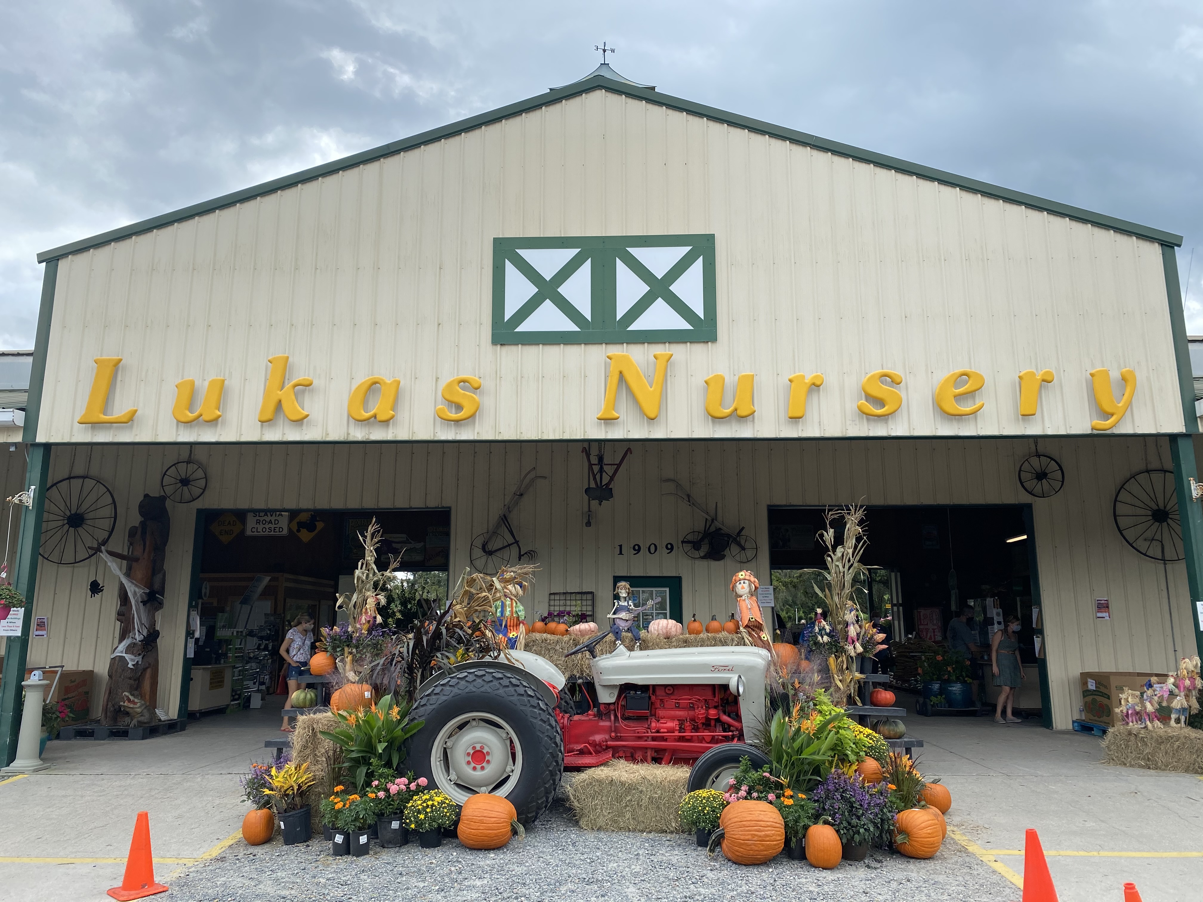 Lukas Nursery & Butterfly Encounter logo