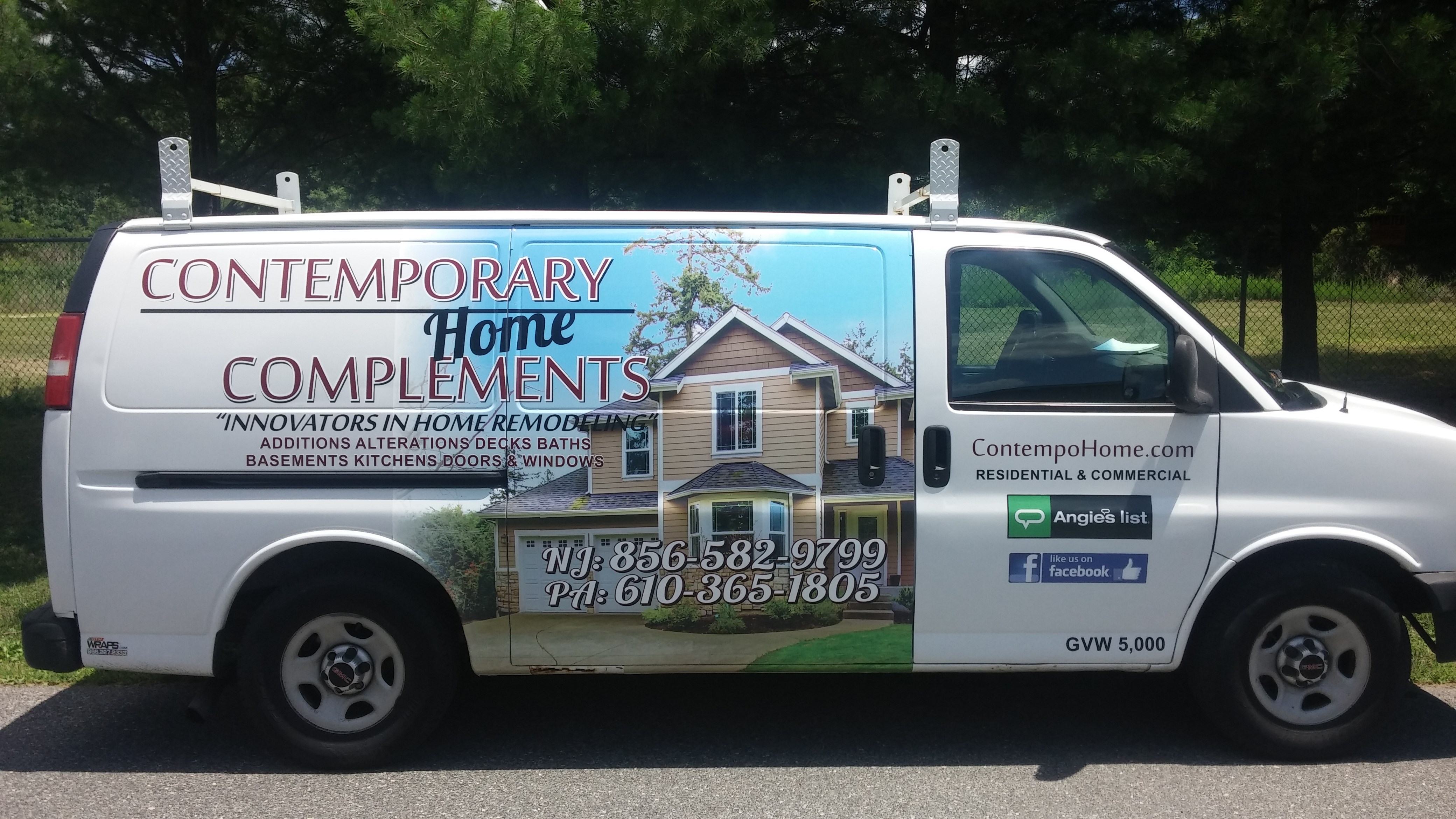 CONTEMPORARY HOME COMPLEMENTS logo
