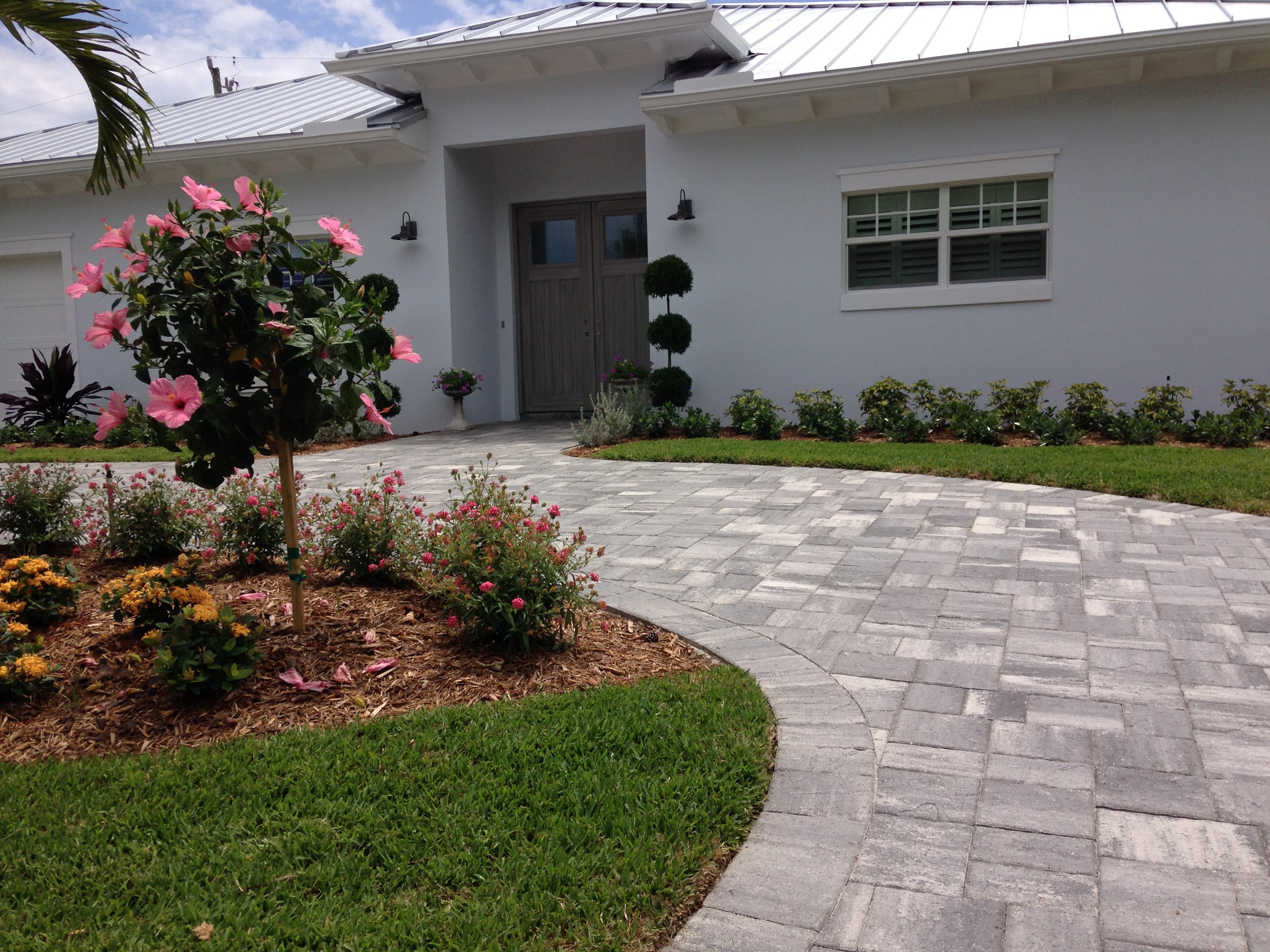 Logo for Deck & Drive Pavers Inc