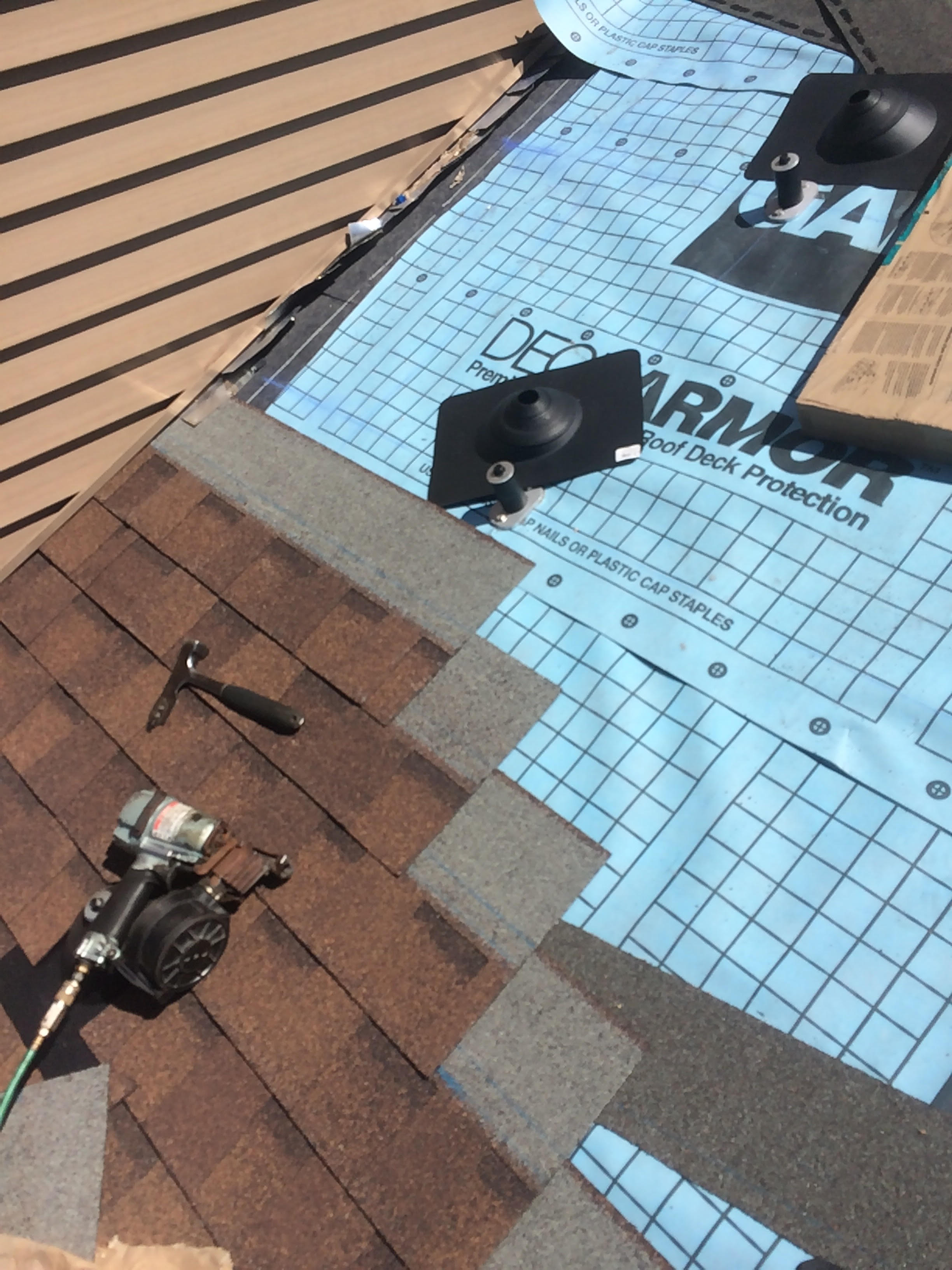 Logo for JC Roofing