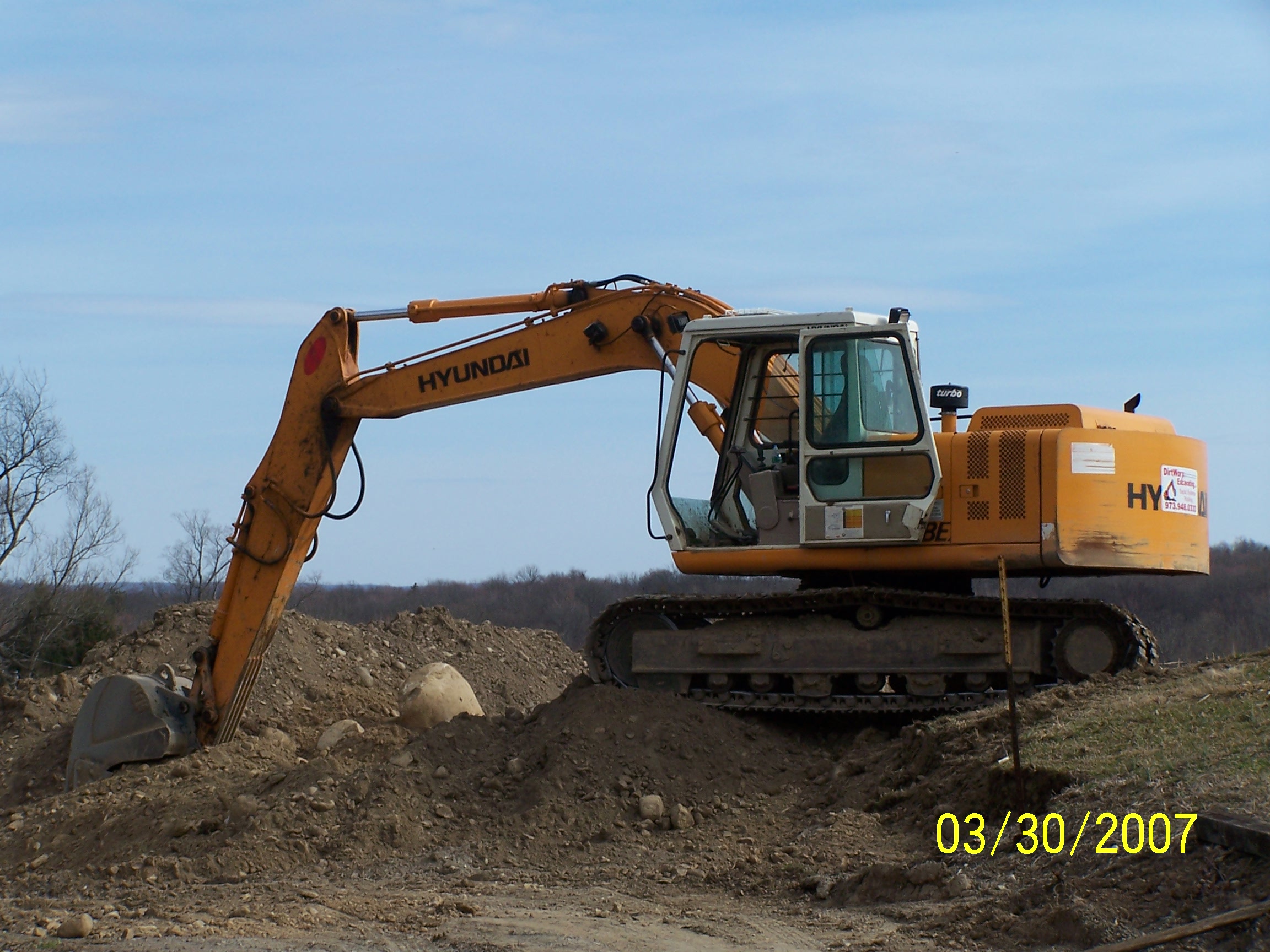 DirtWorx Excavating, LLC logo