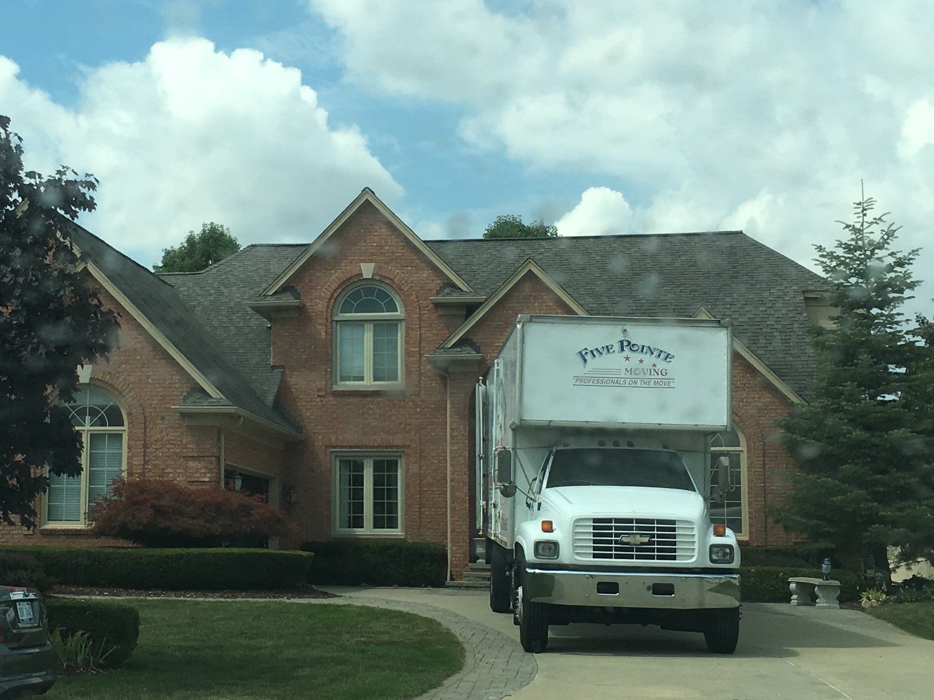 Logo for Five Pointe Moving