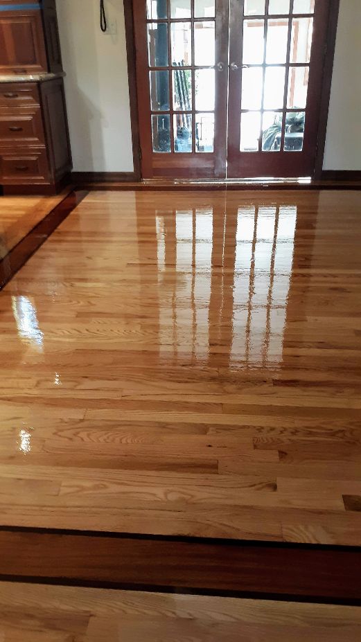 R & D Floor Sanding & Refinishing logo
