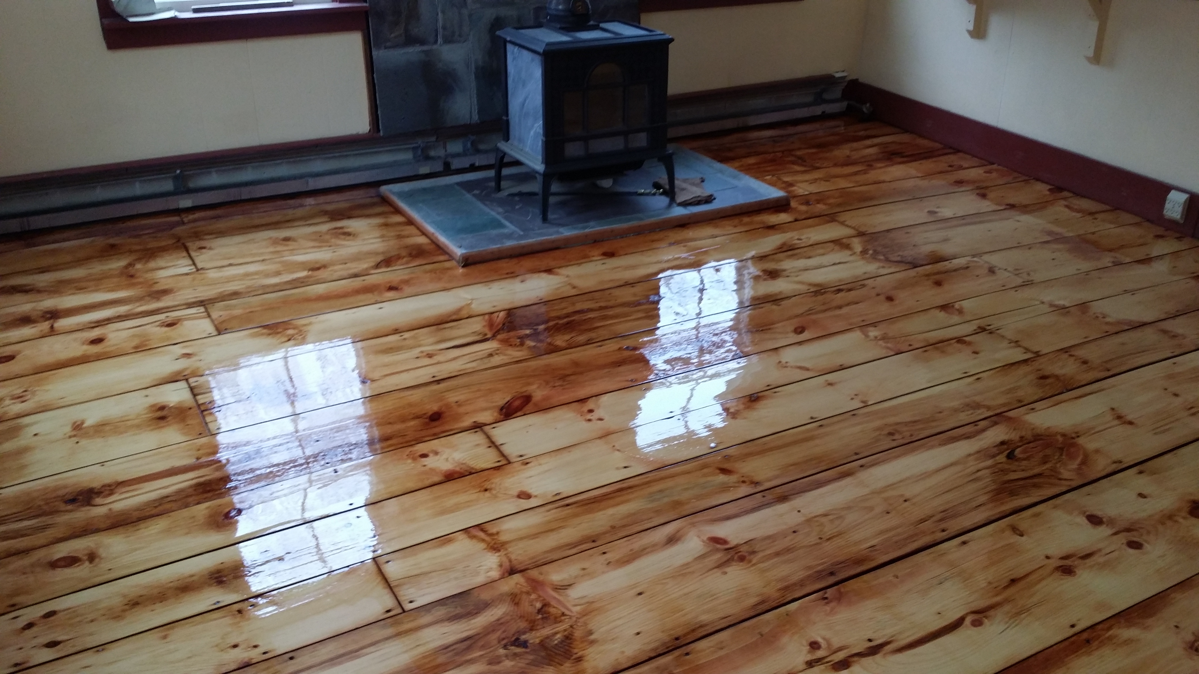 Bob's Hardwood Floors logo