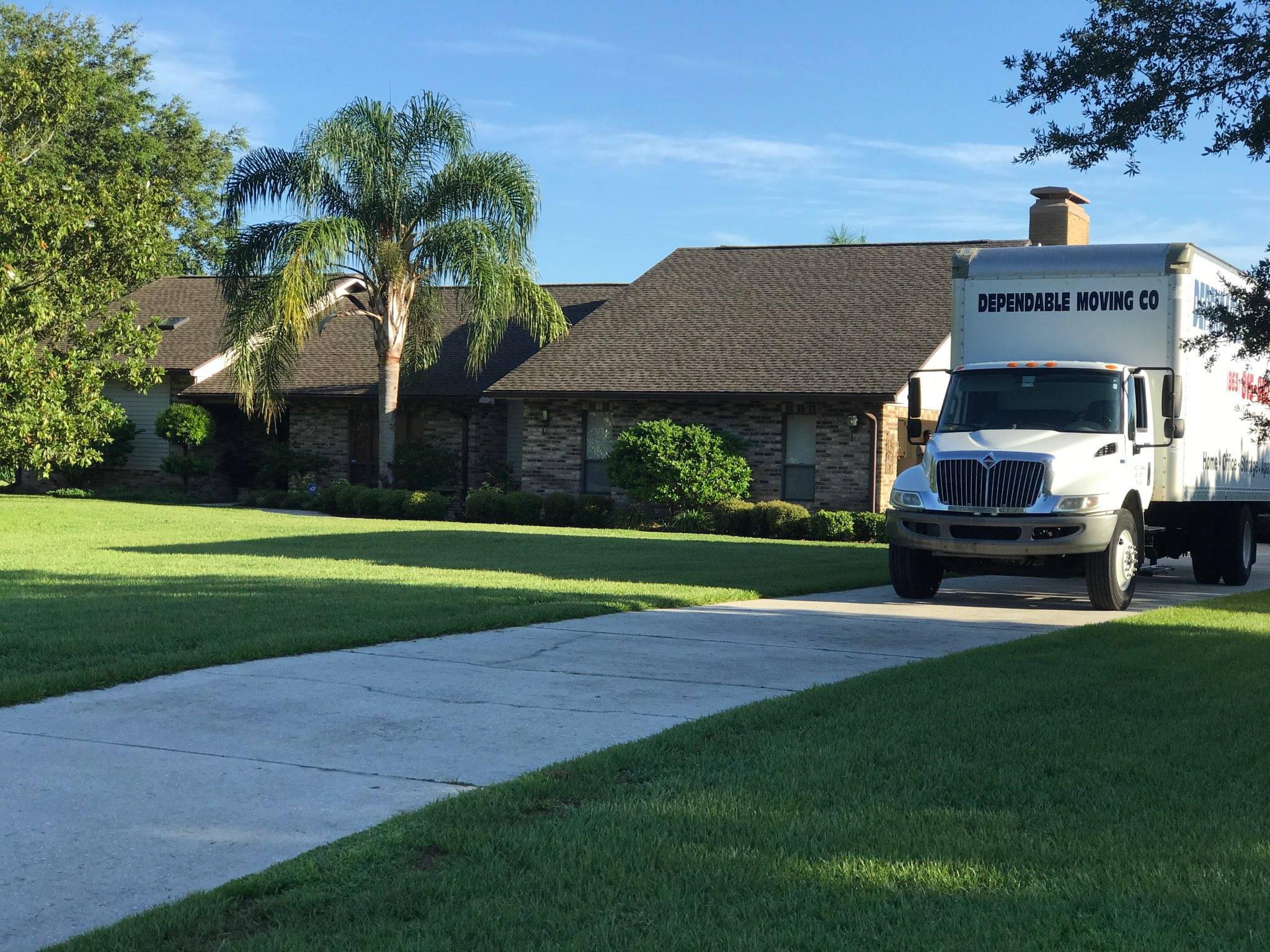 Dependable Moving Co logo