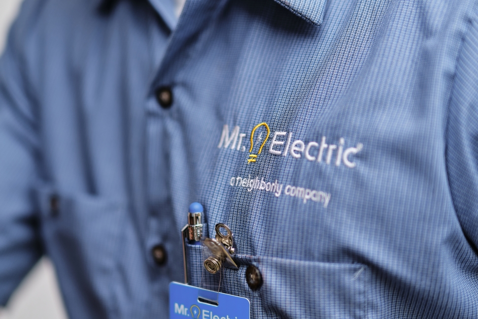 Mr. Electric of Tucson logo